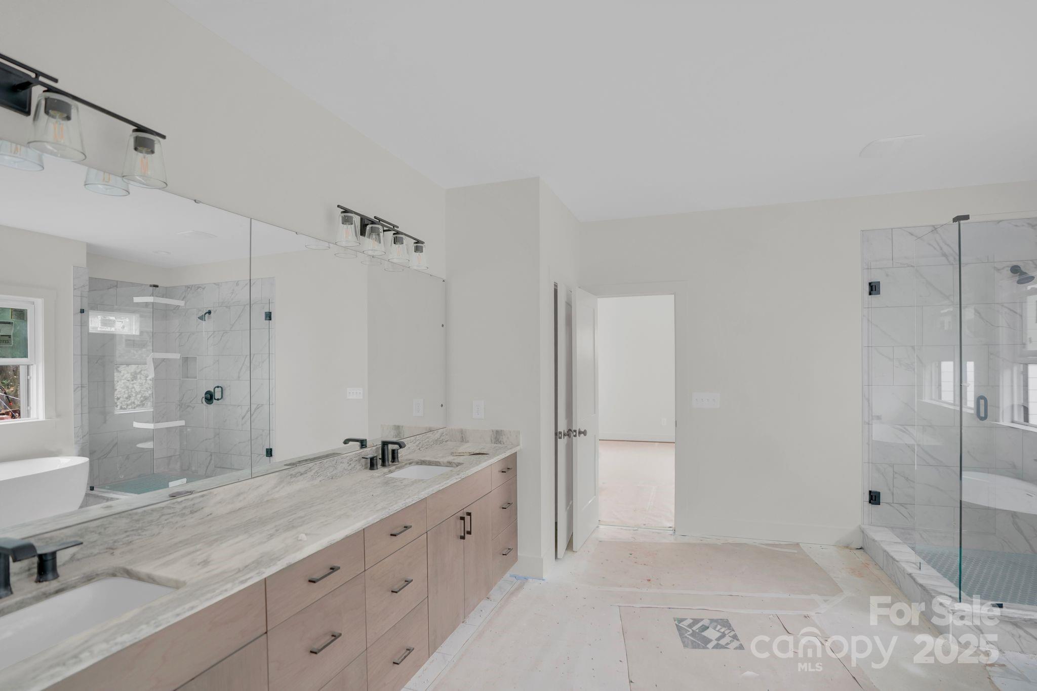 4918 Buckingham Drive