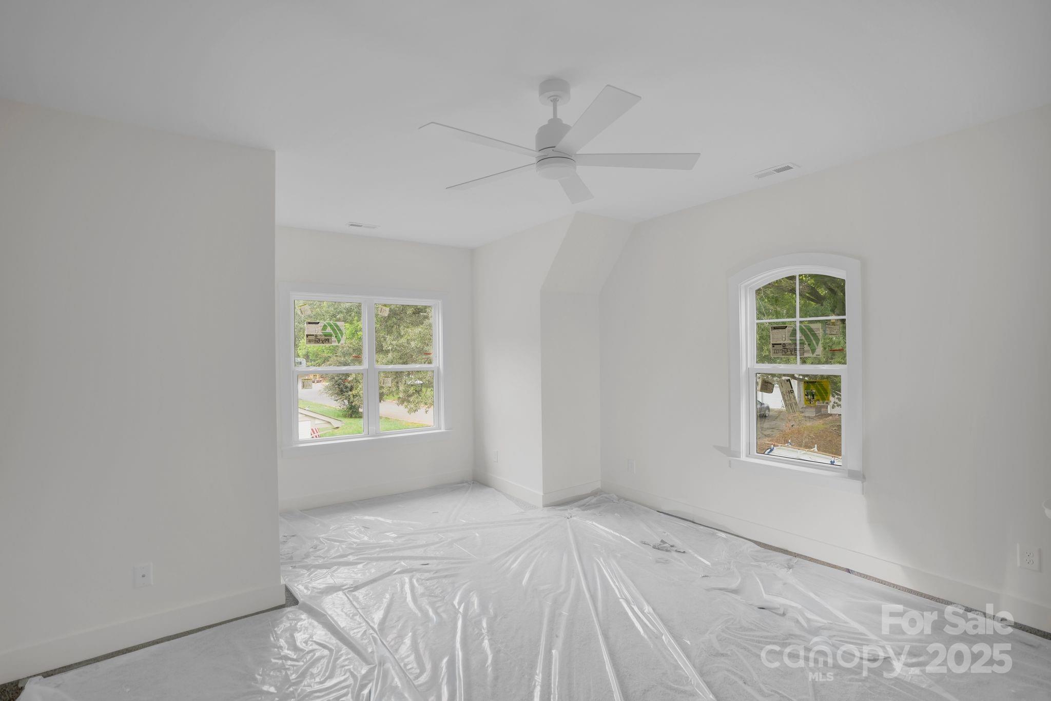 4918 Buckingham Drive