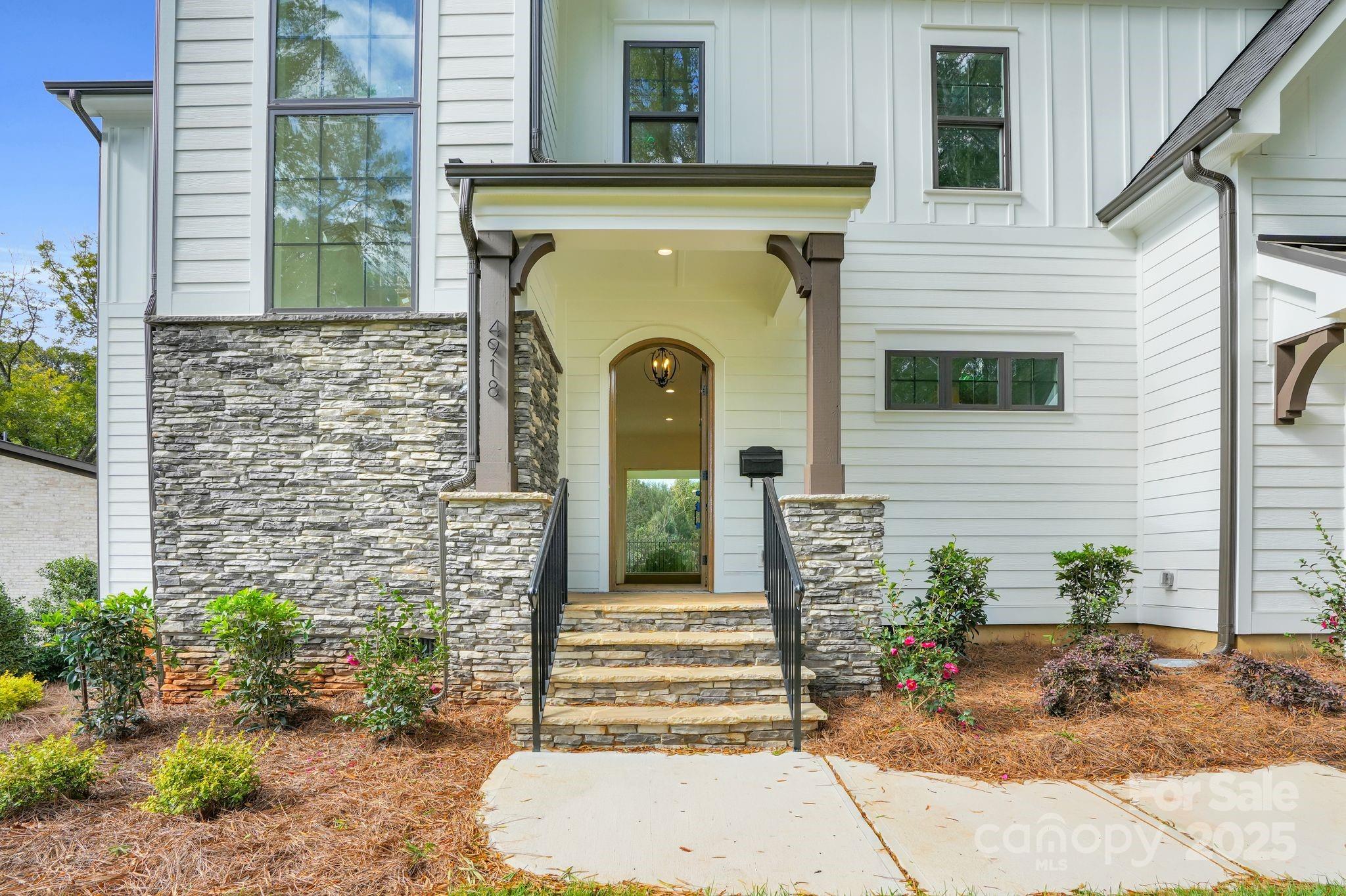 4918 Buckingham Drive