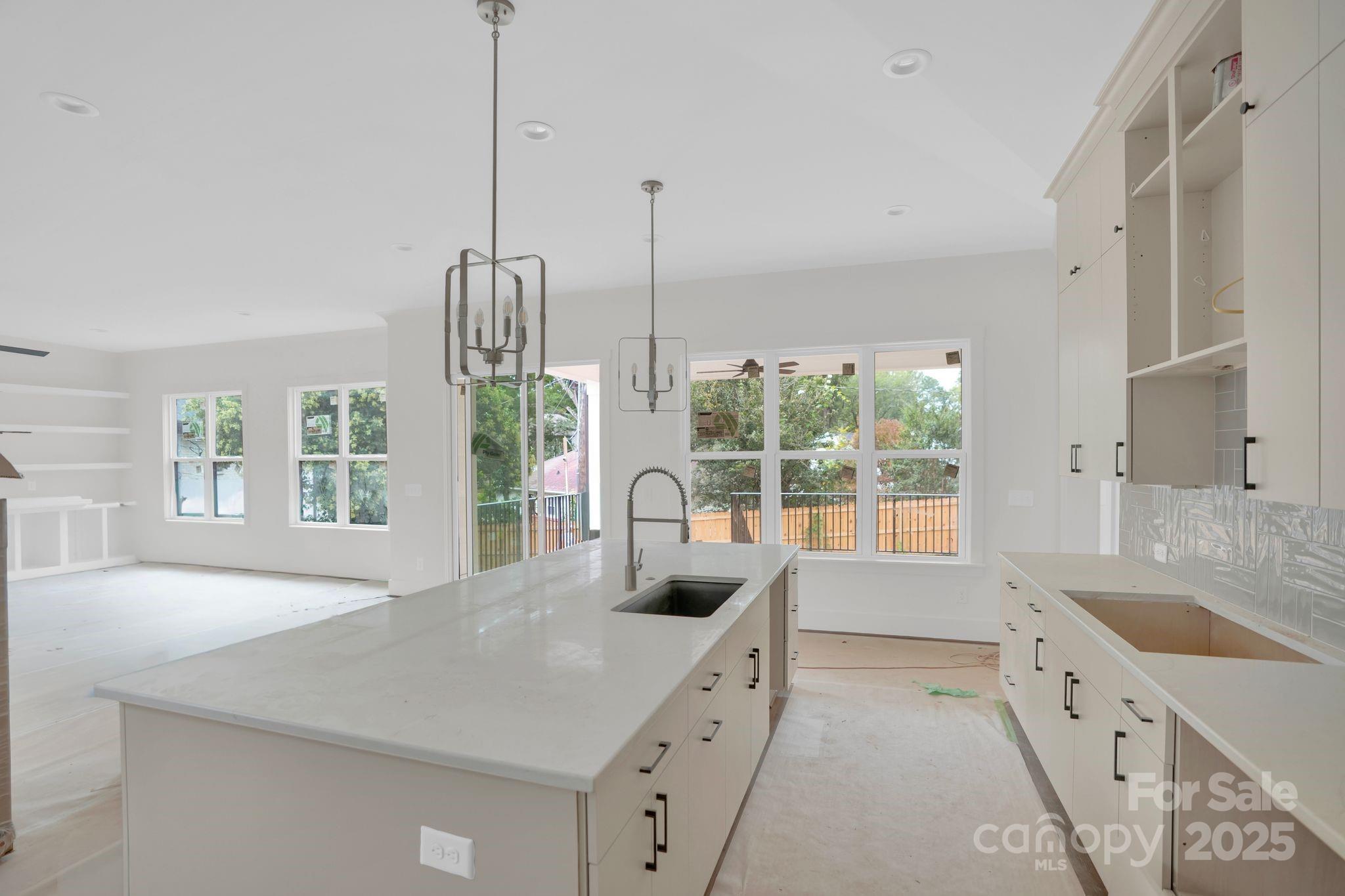 4918 Buckingham Drive