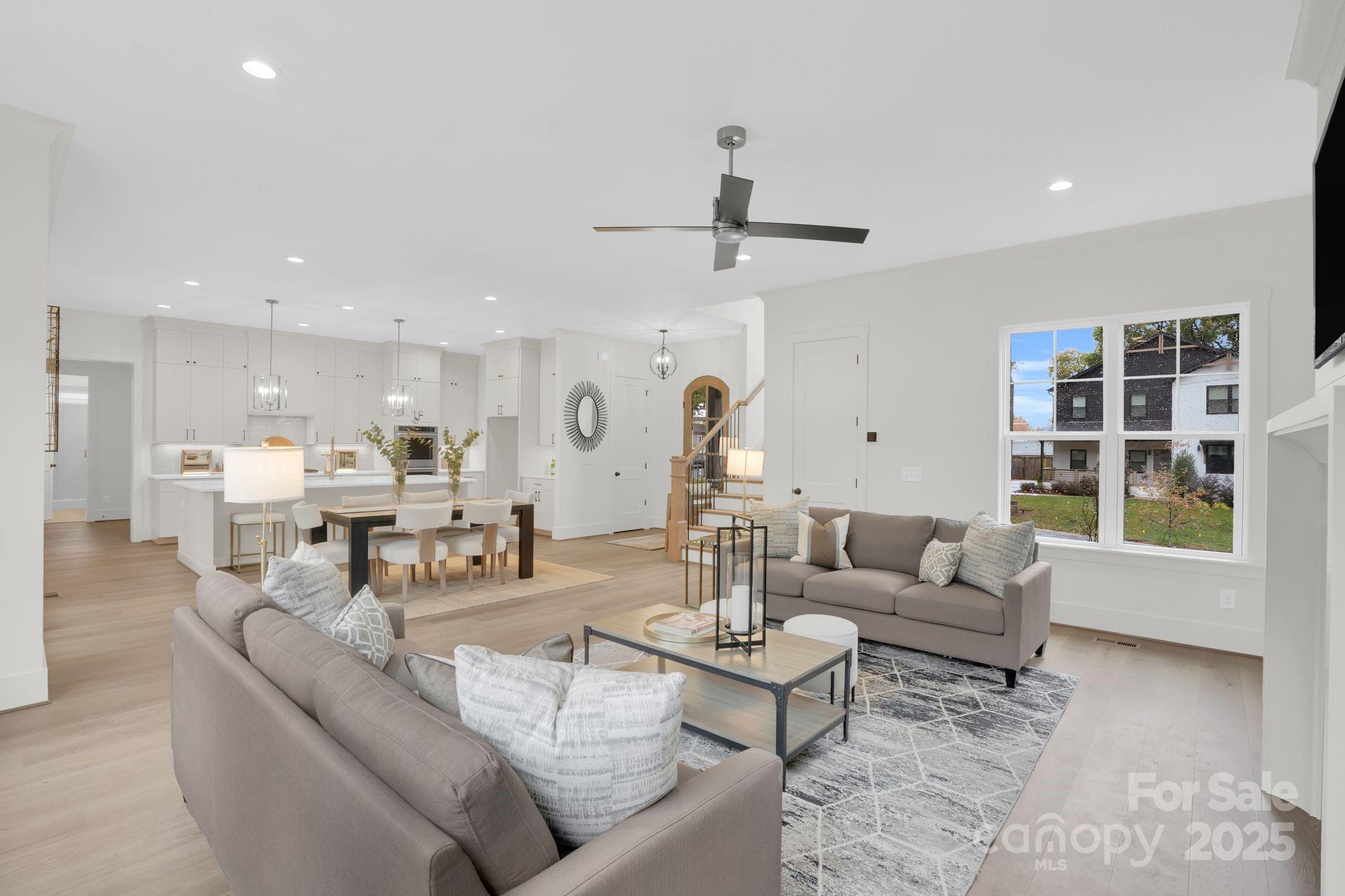 4918 Buckingham Drive