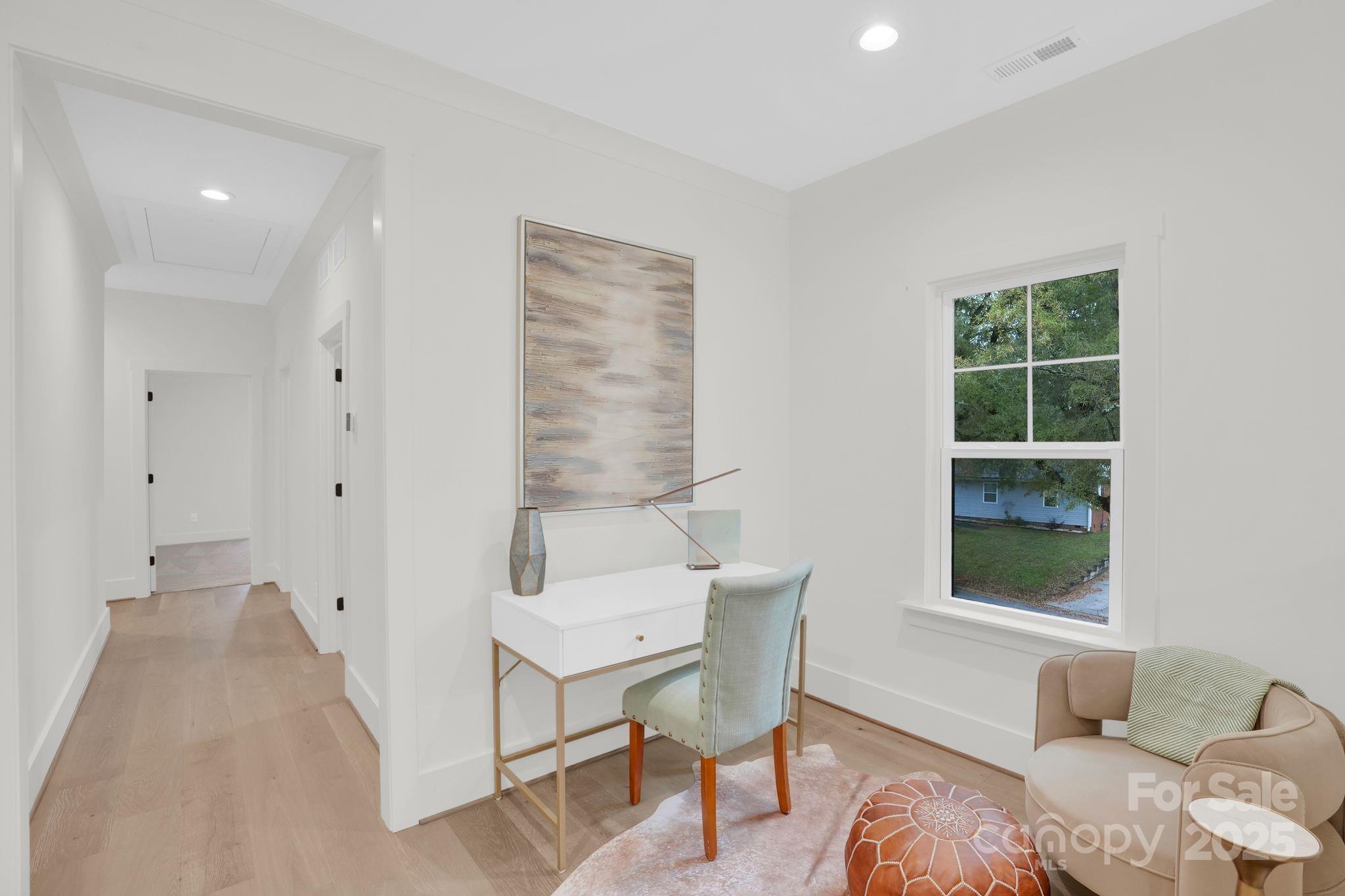 4918 Buckingham Drive