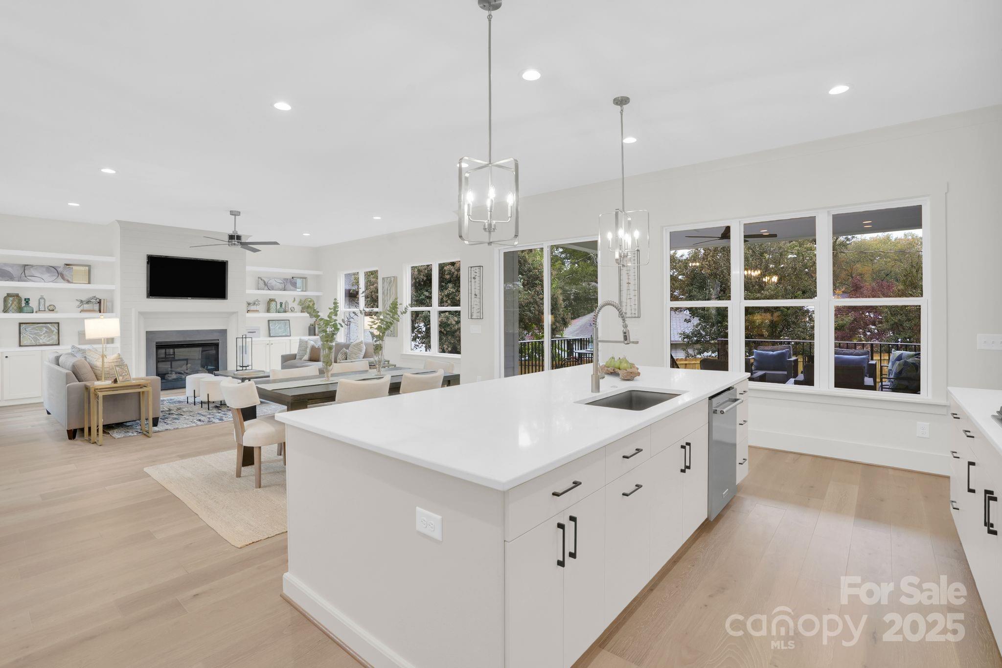 4918 Buckingham Drive