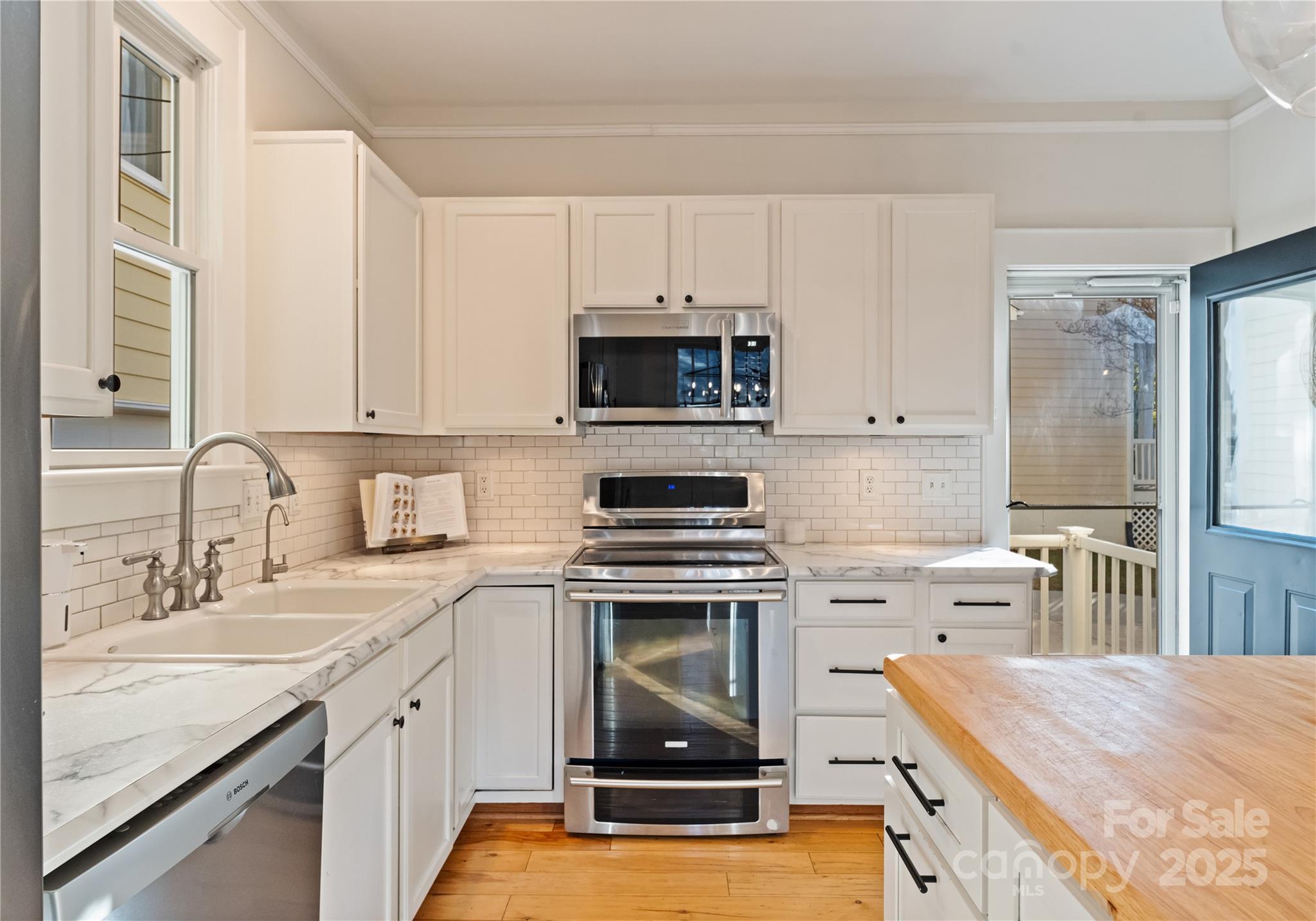 14030 Garden District Row