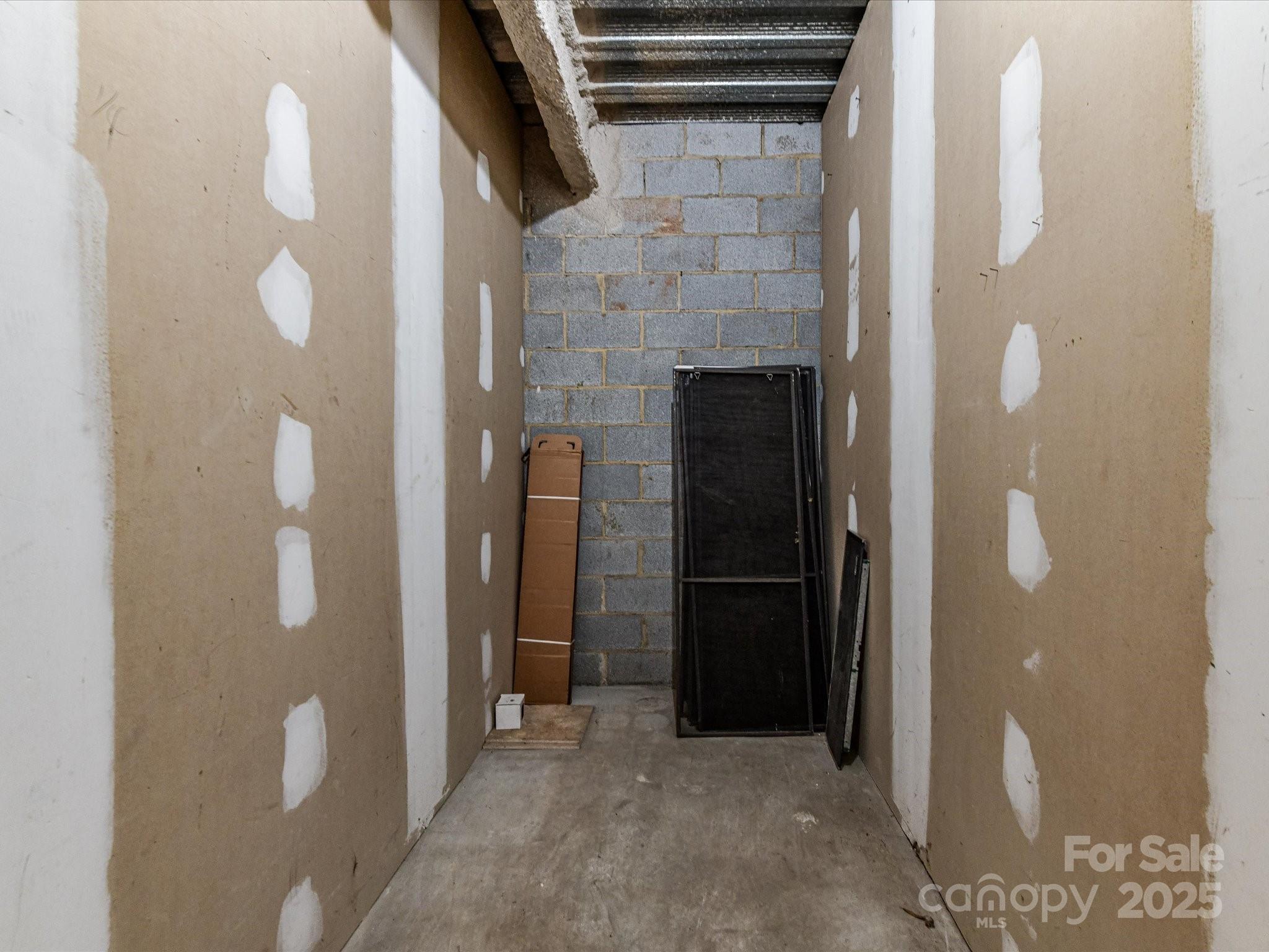 325 Queens Road Unit: 2