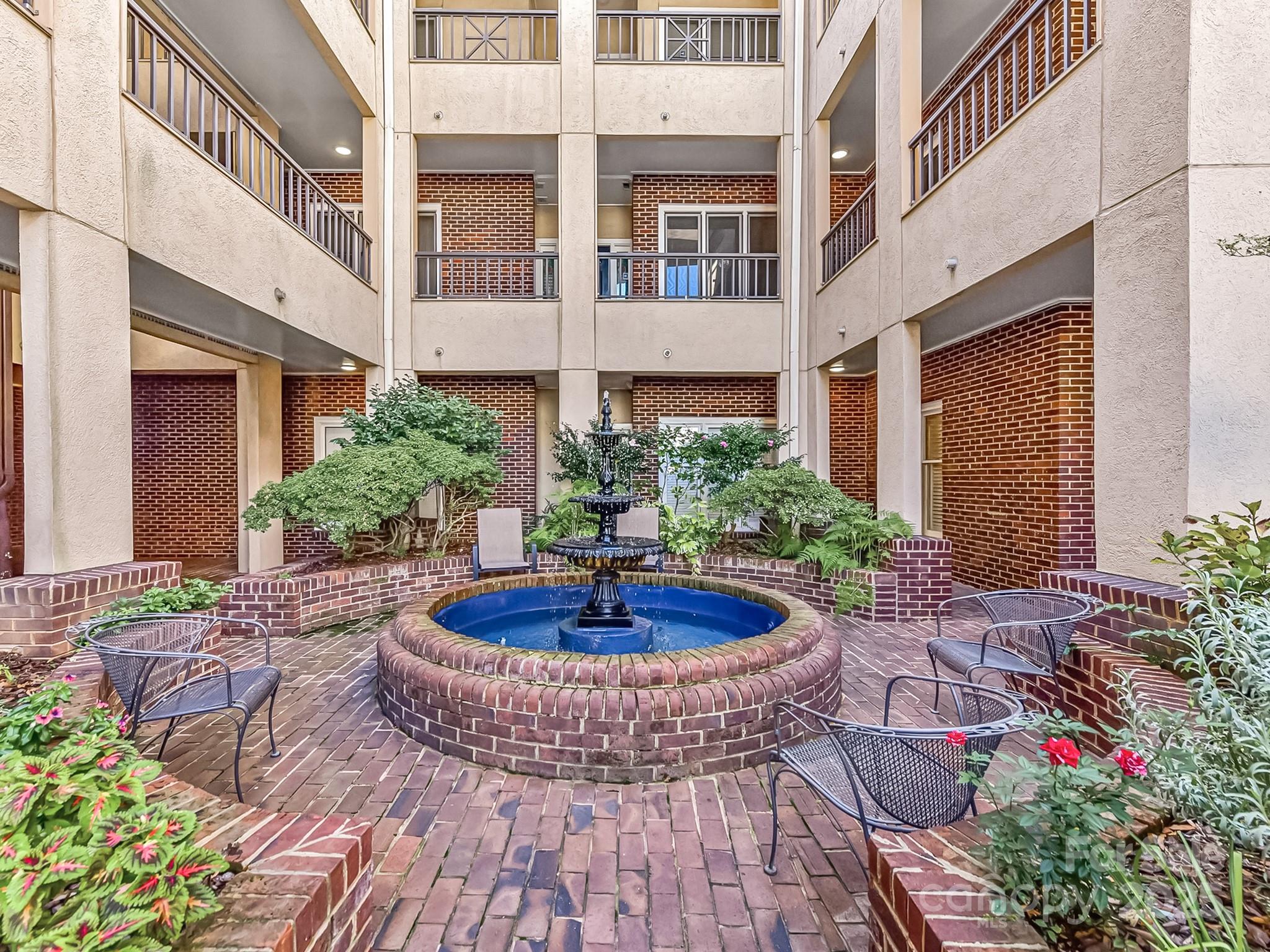 325 Queens Road Unit: 2