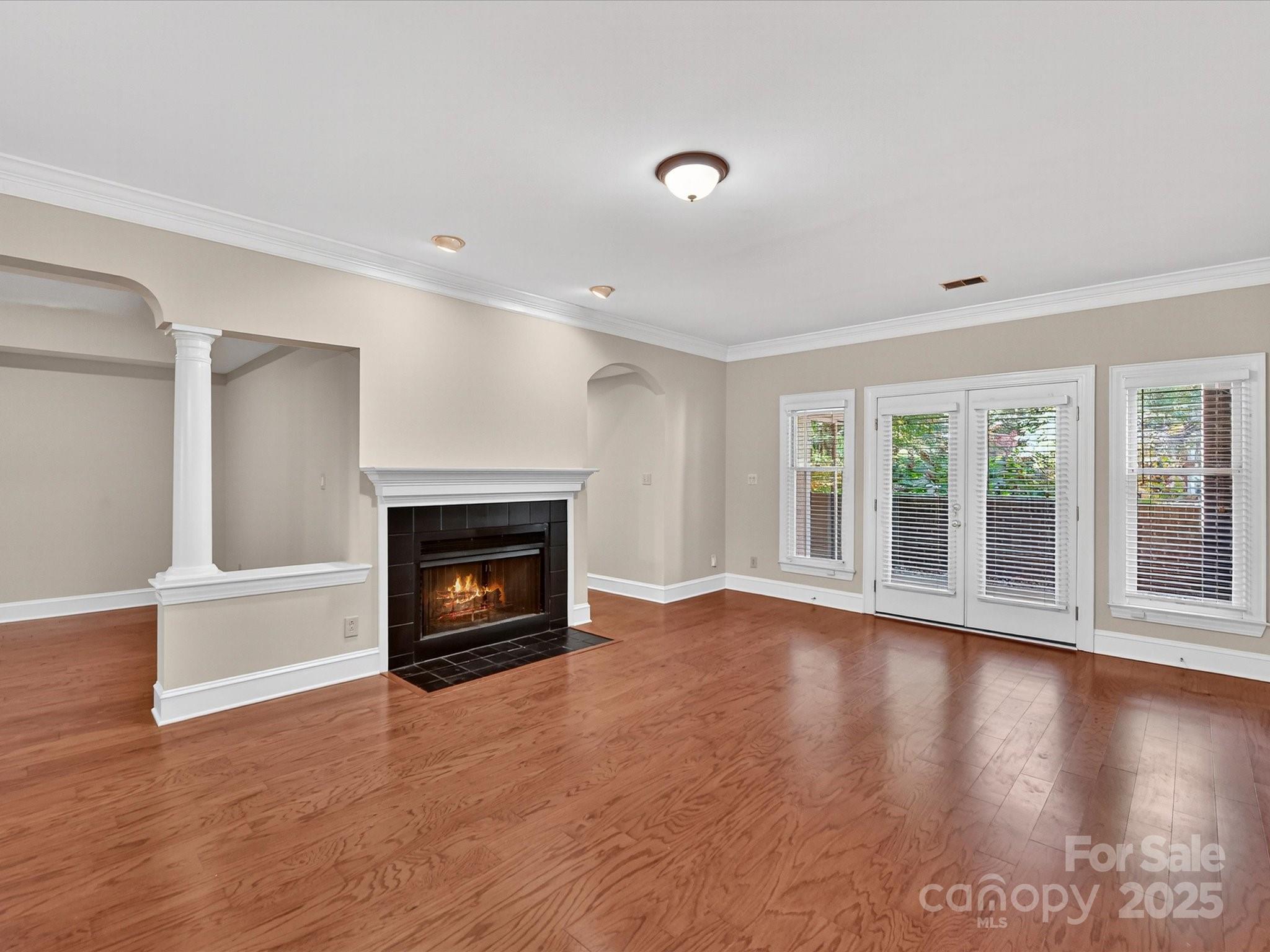 325 Queens Road Unit: 2