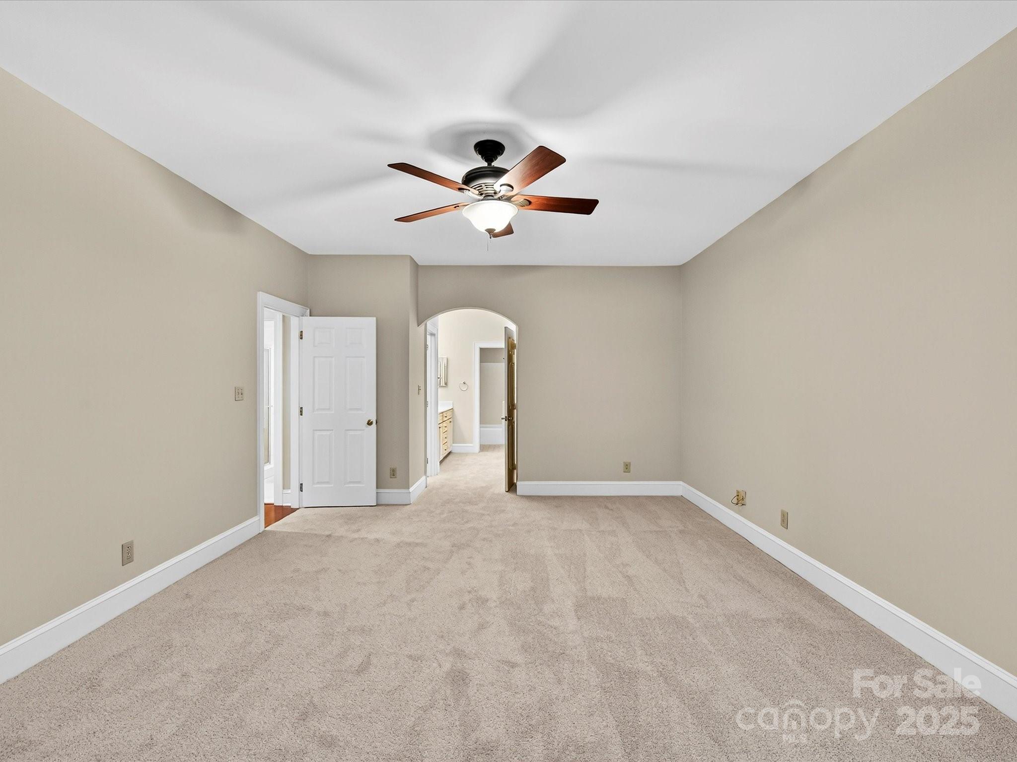 325 Queens Road Unit: 2