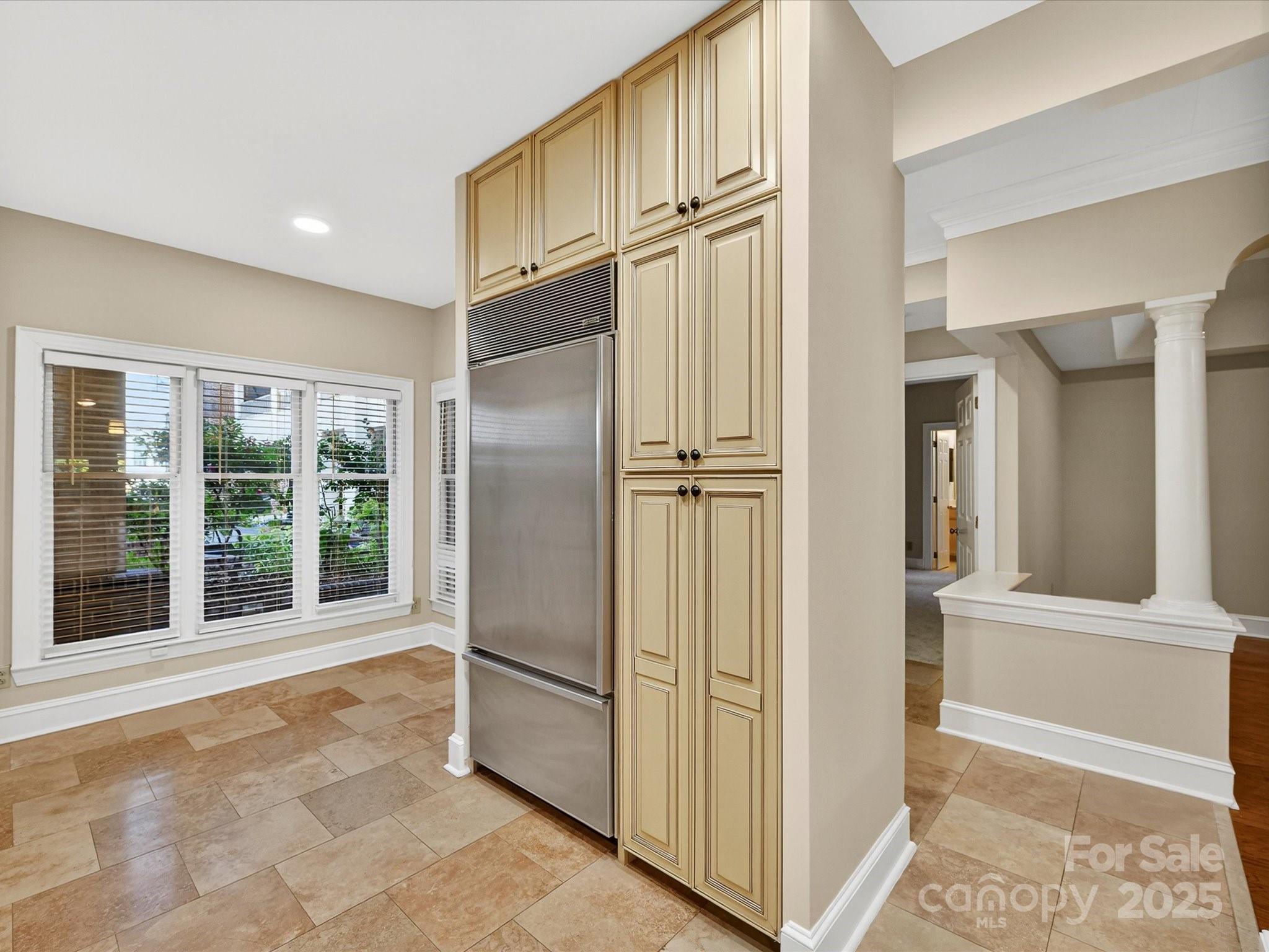 325 Queens Road Unit: 2