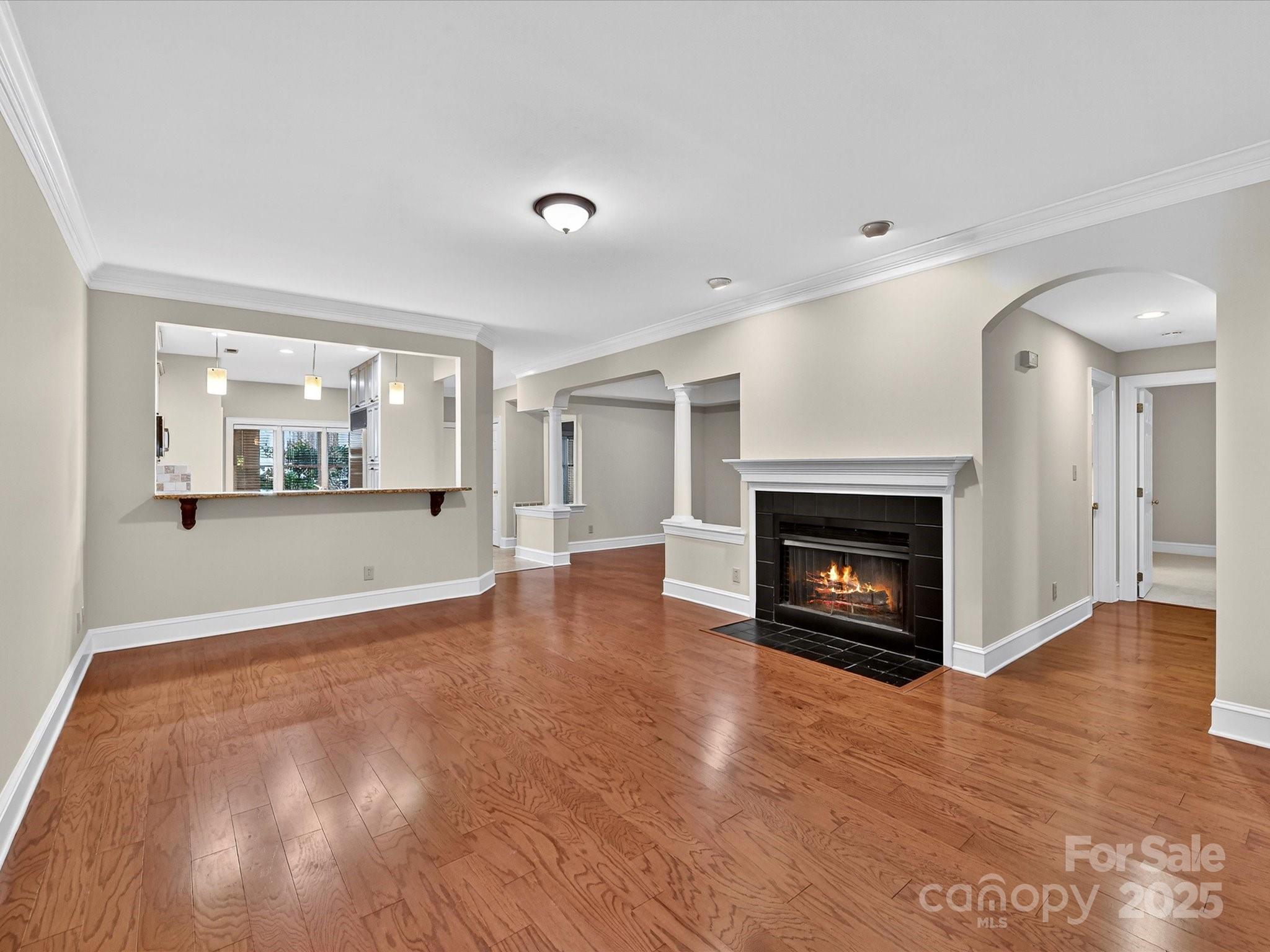 325 Queens Road Unit: 2