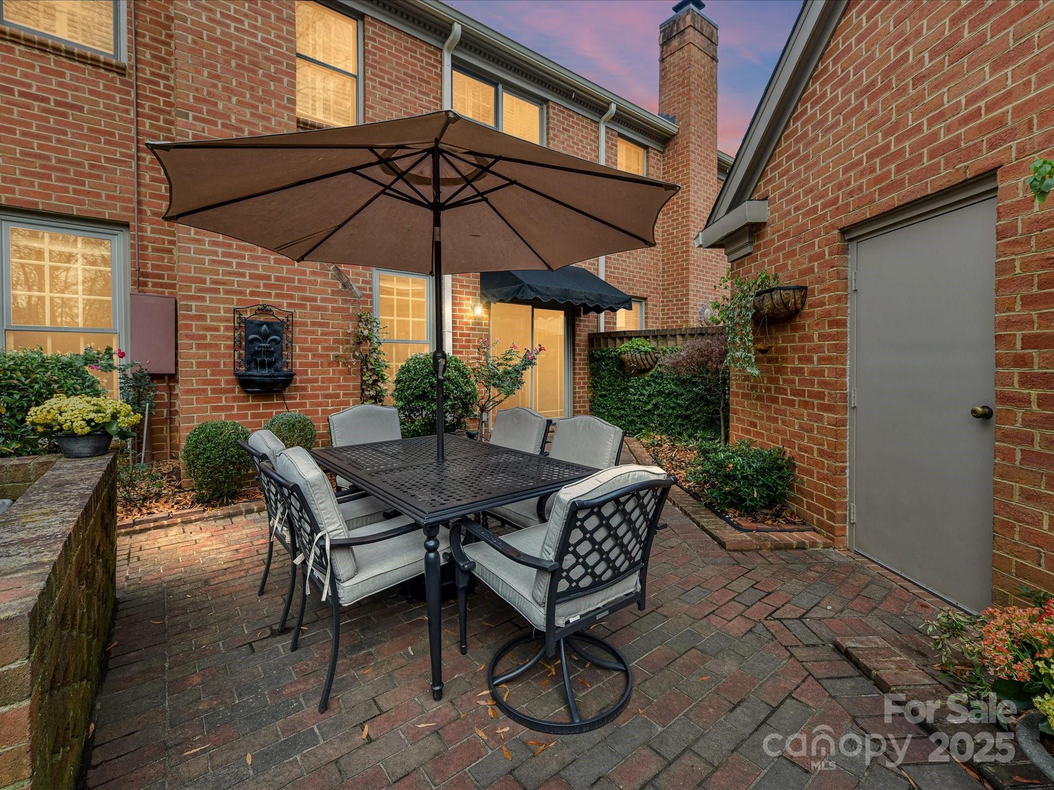 2813 Sharon View Road