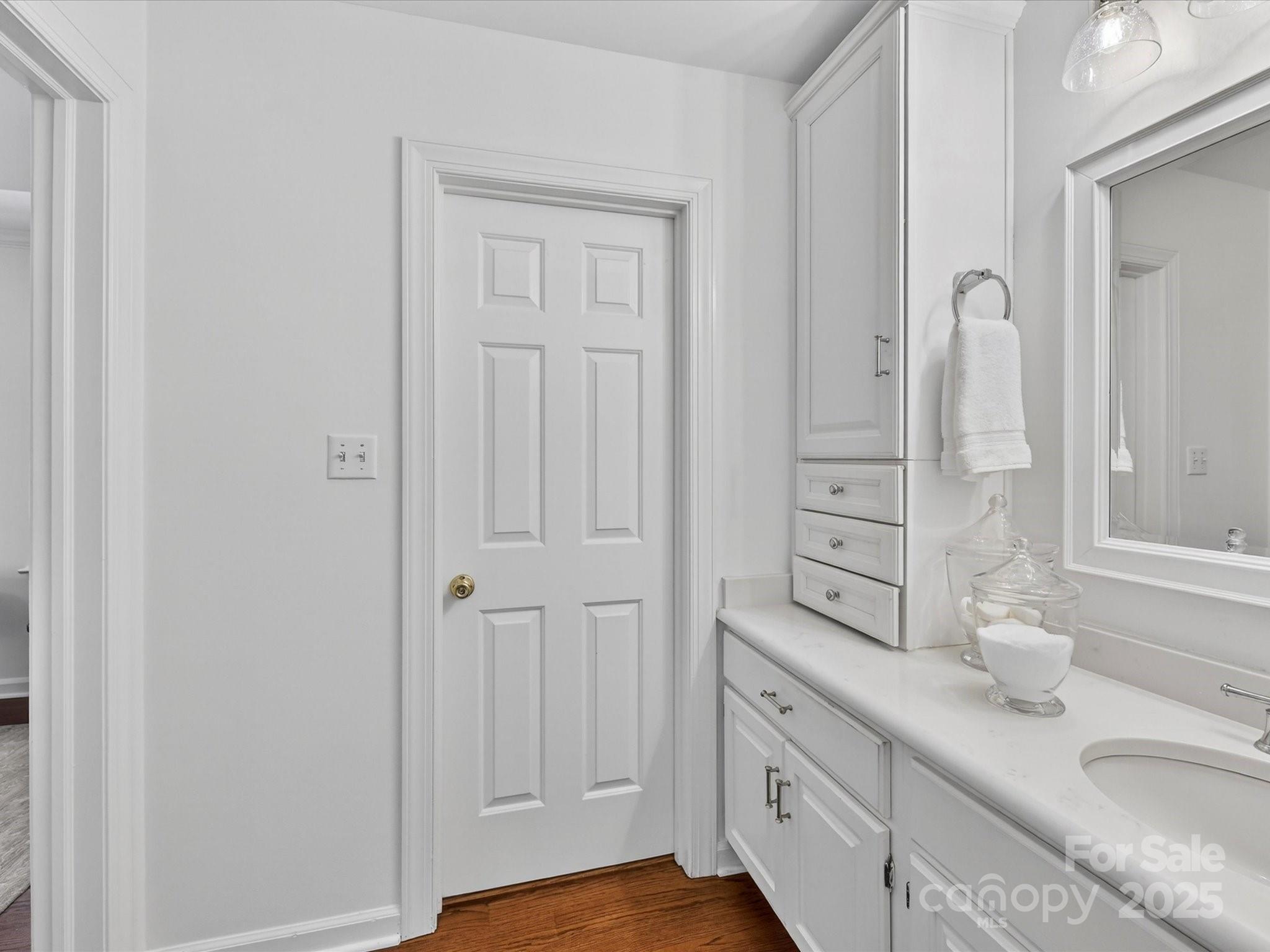 2813 Sharon View Road