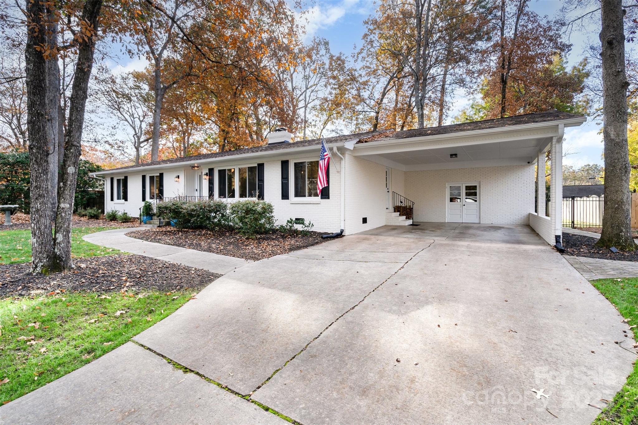 1018 Shady Bluff Drive