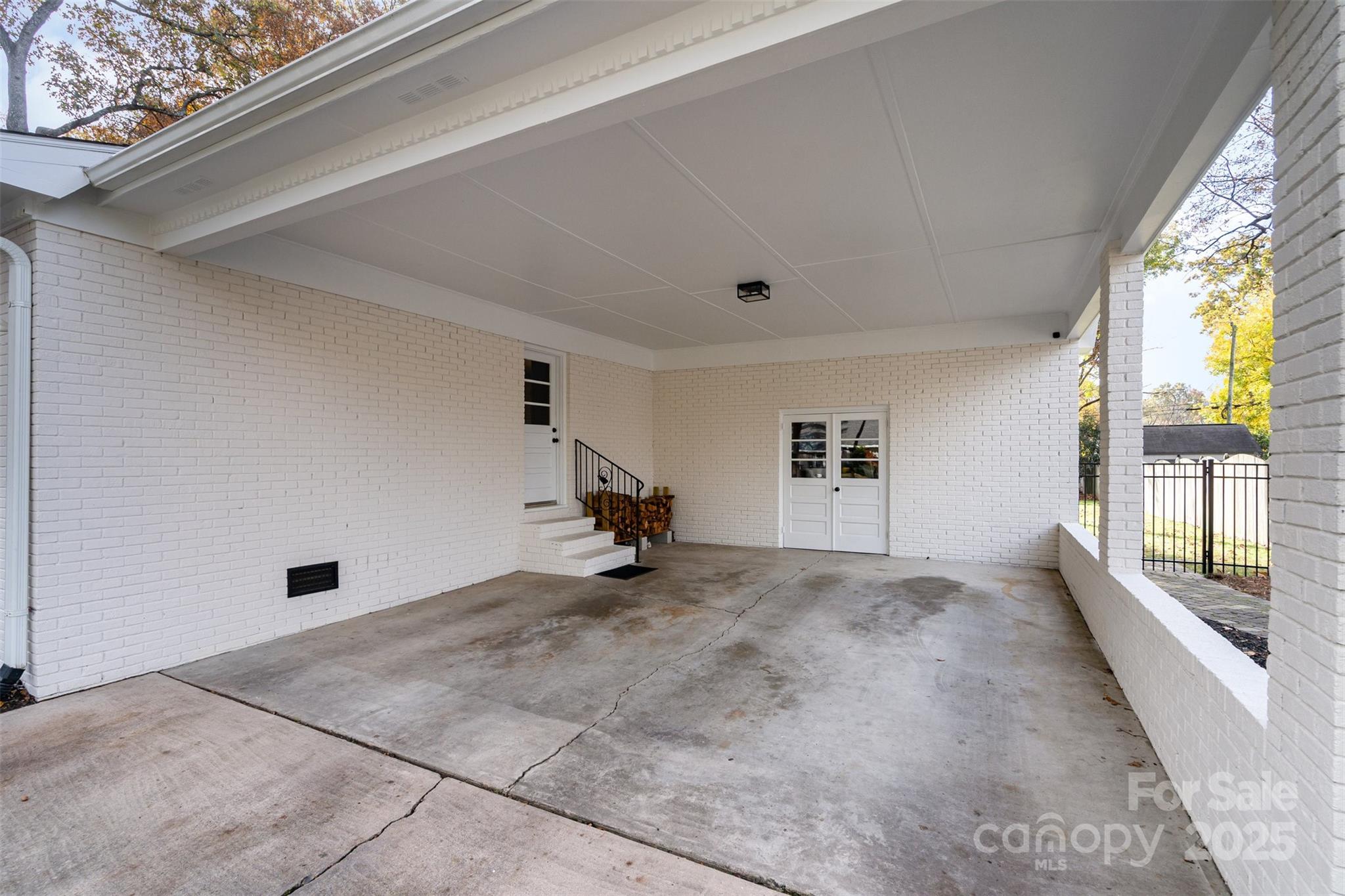 1018 Shady Bluff Drive