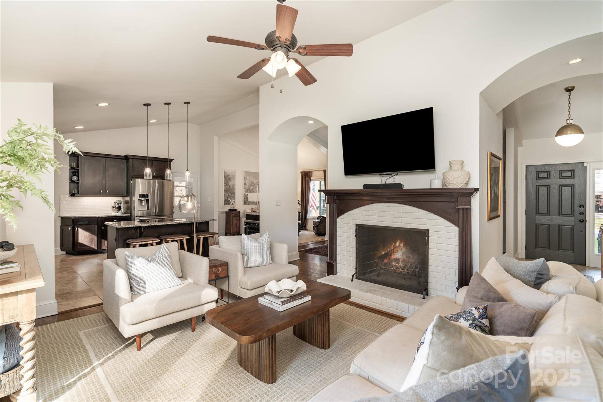 1018 Shady Bluff Drive