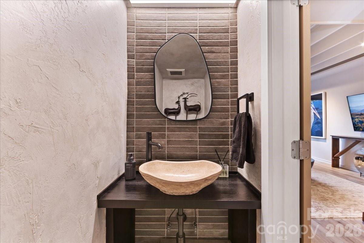 5801 Sharon Road Unit: J