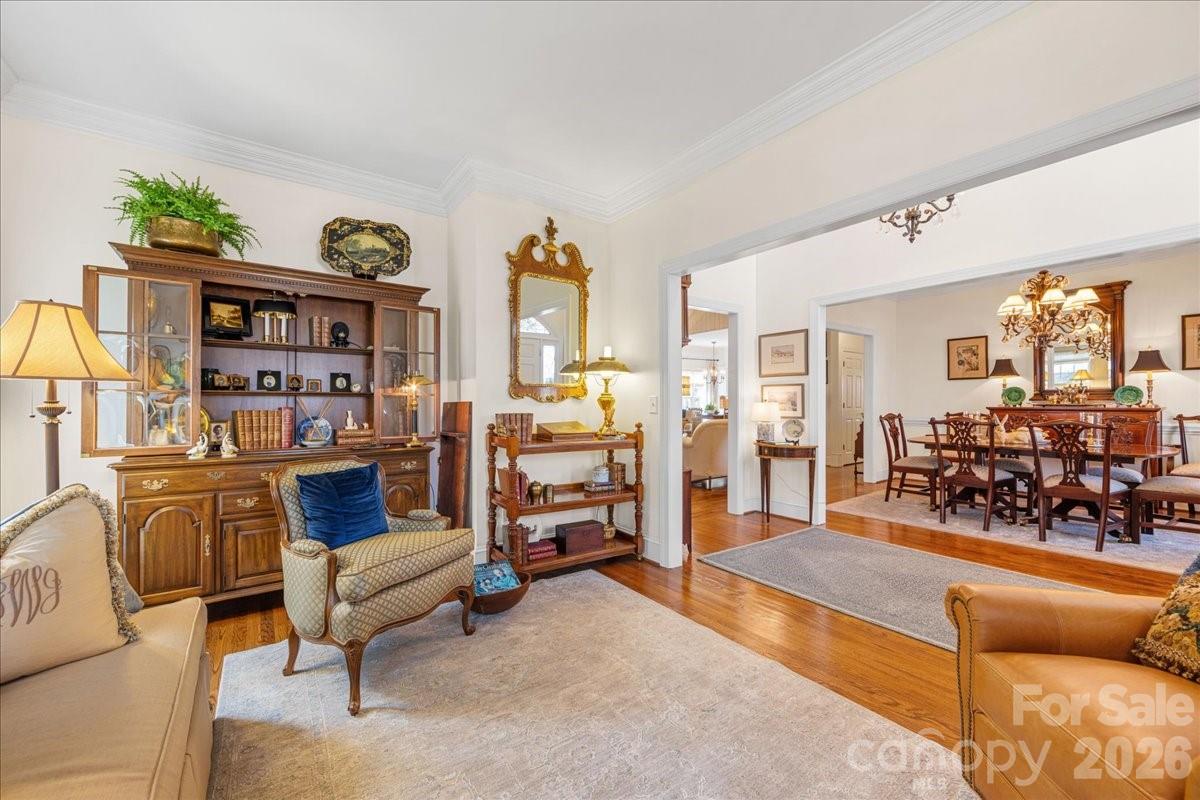 6203 Kensington Gardens Court