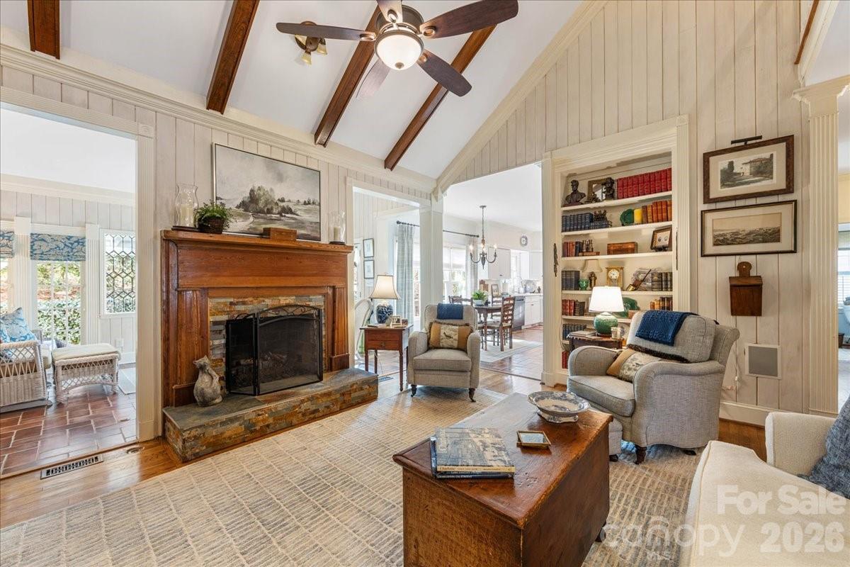 6203 Kensington Gardens Court