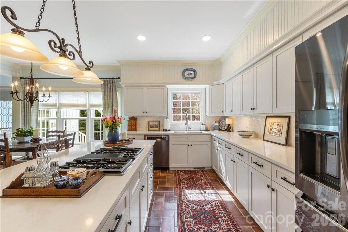 6203 Kensington Gardens Court