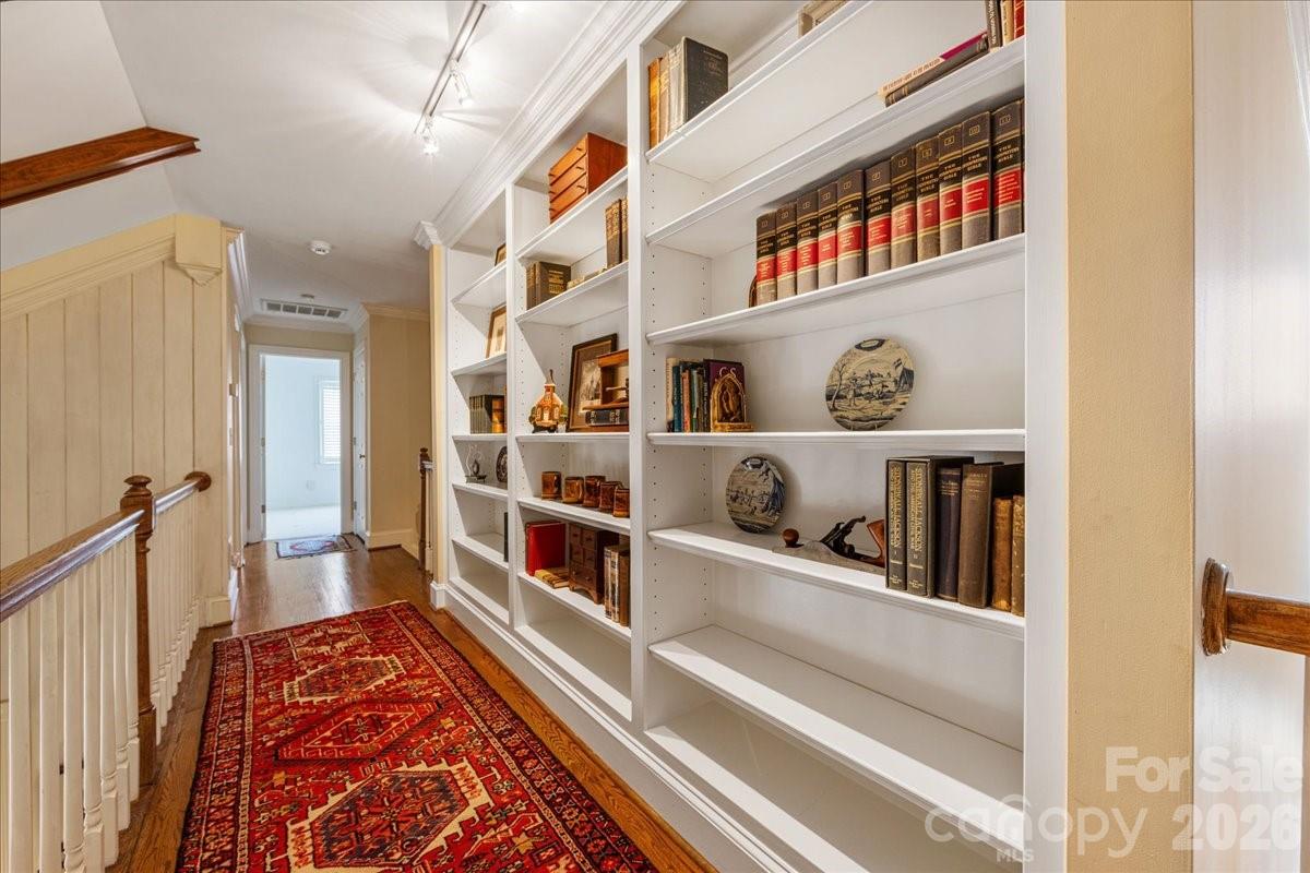 6203 Kensington Gardens Court