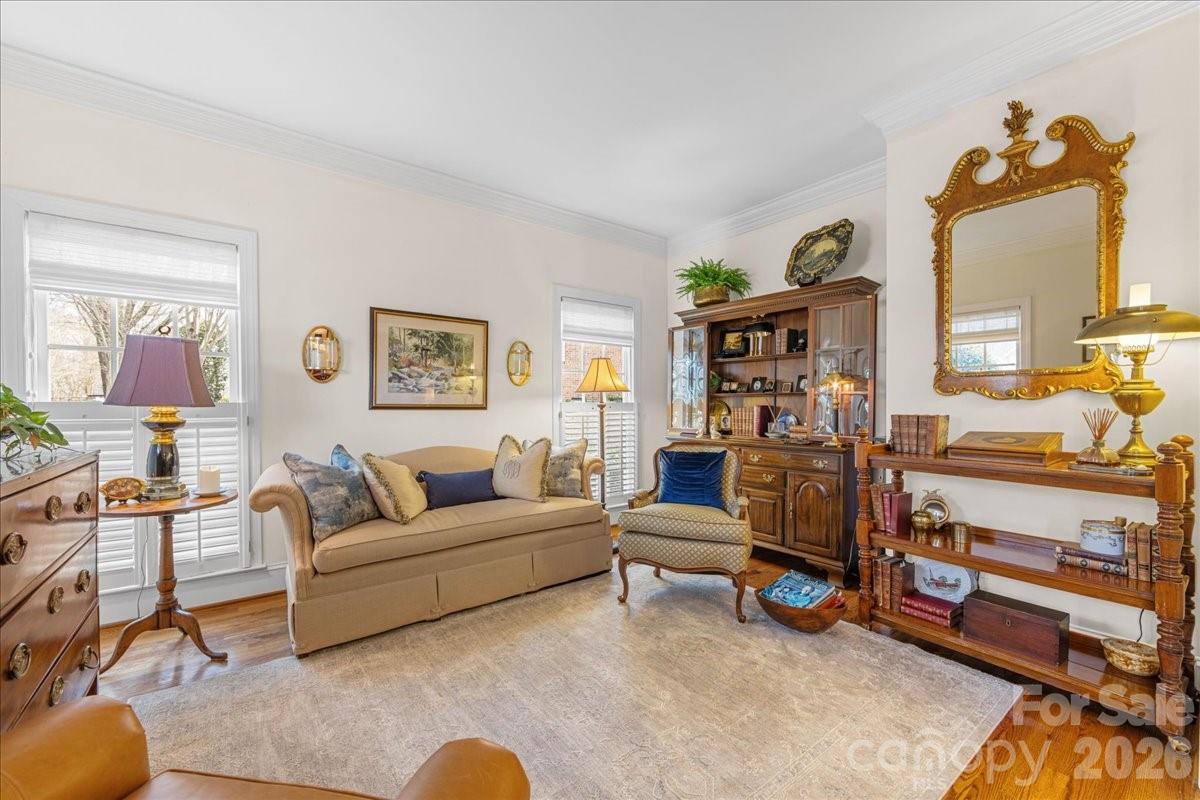 6203 Kensington Gardens Court