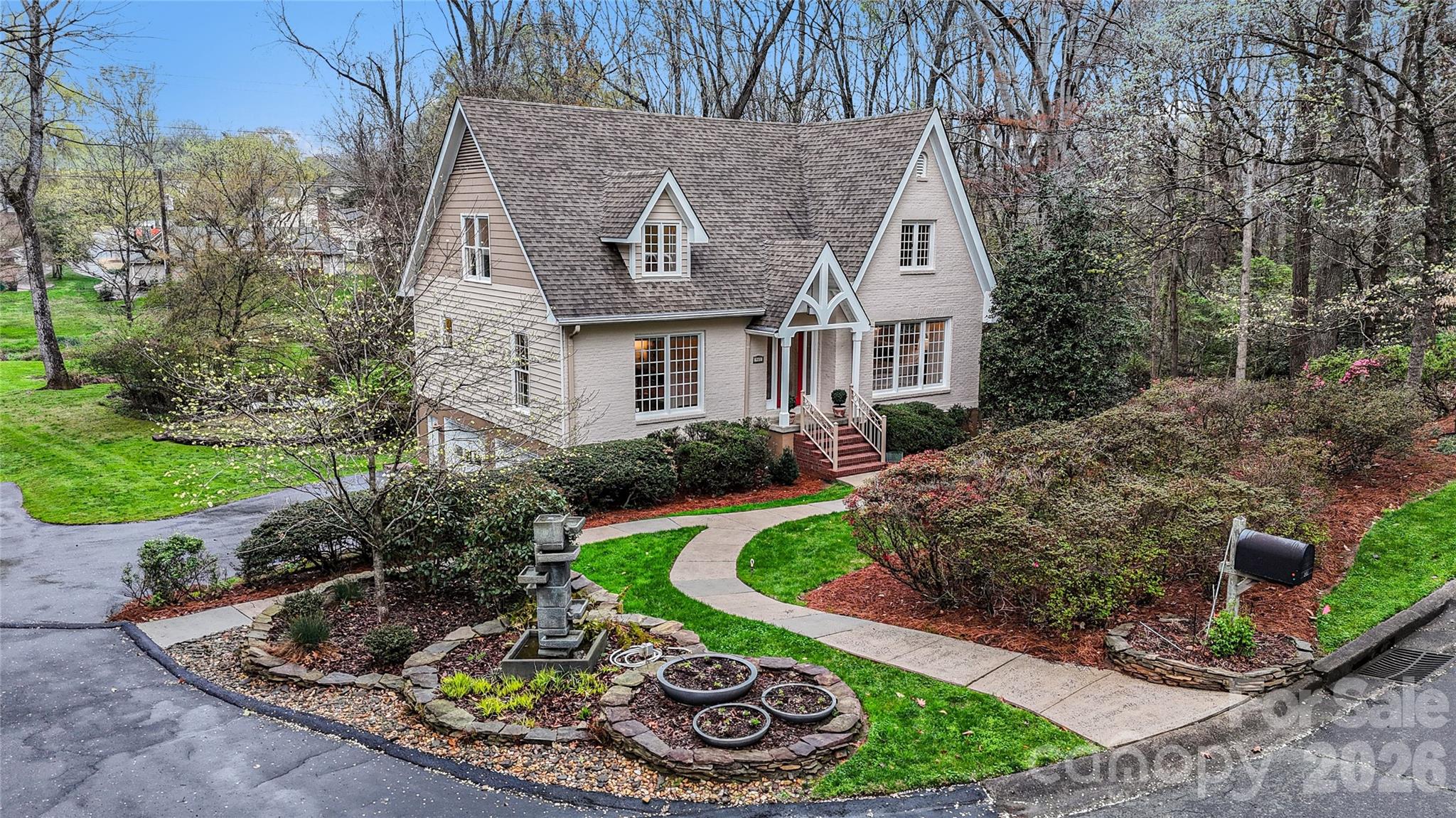 901 Shady Bluff Drive