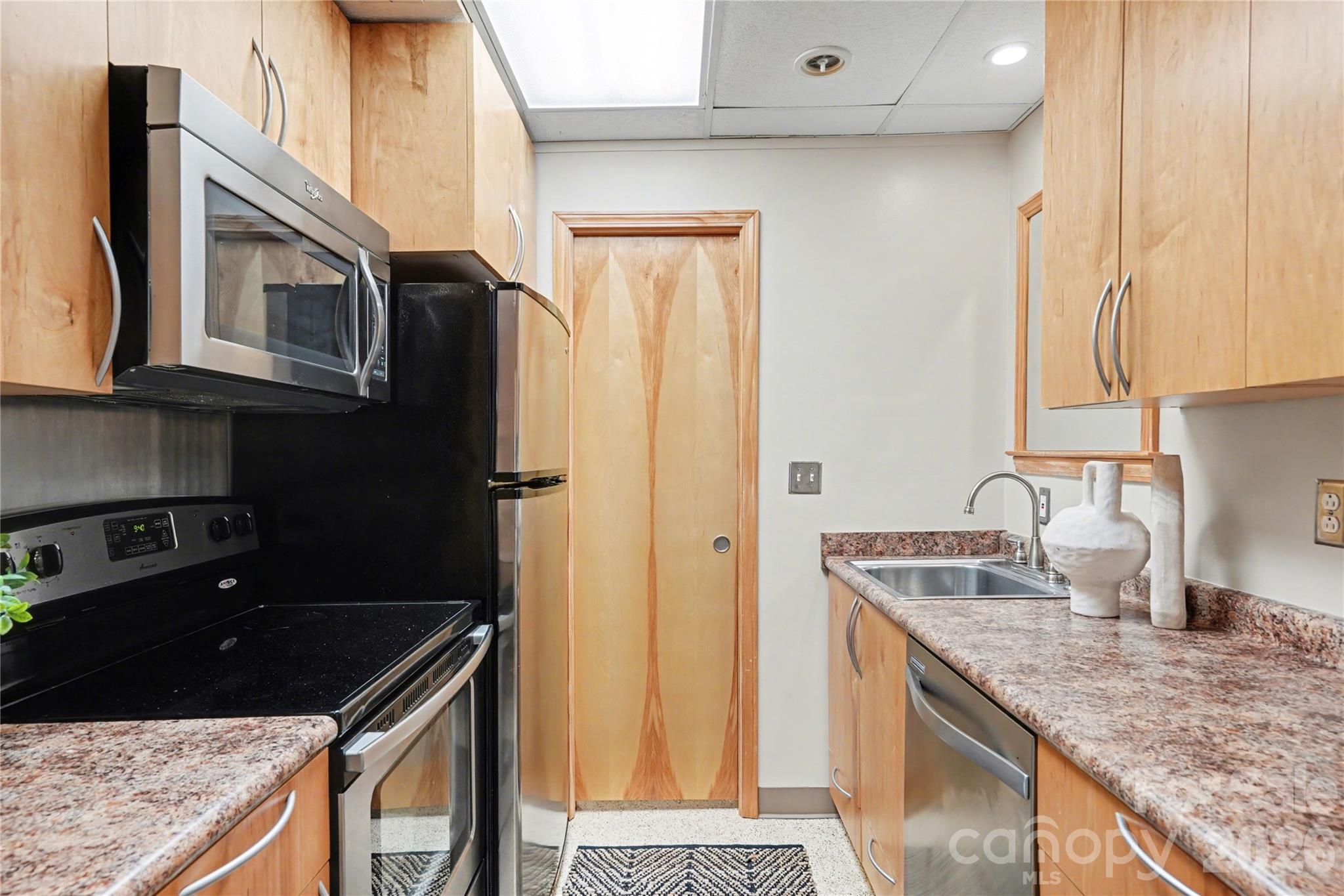 901 Shady Bluff Drive