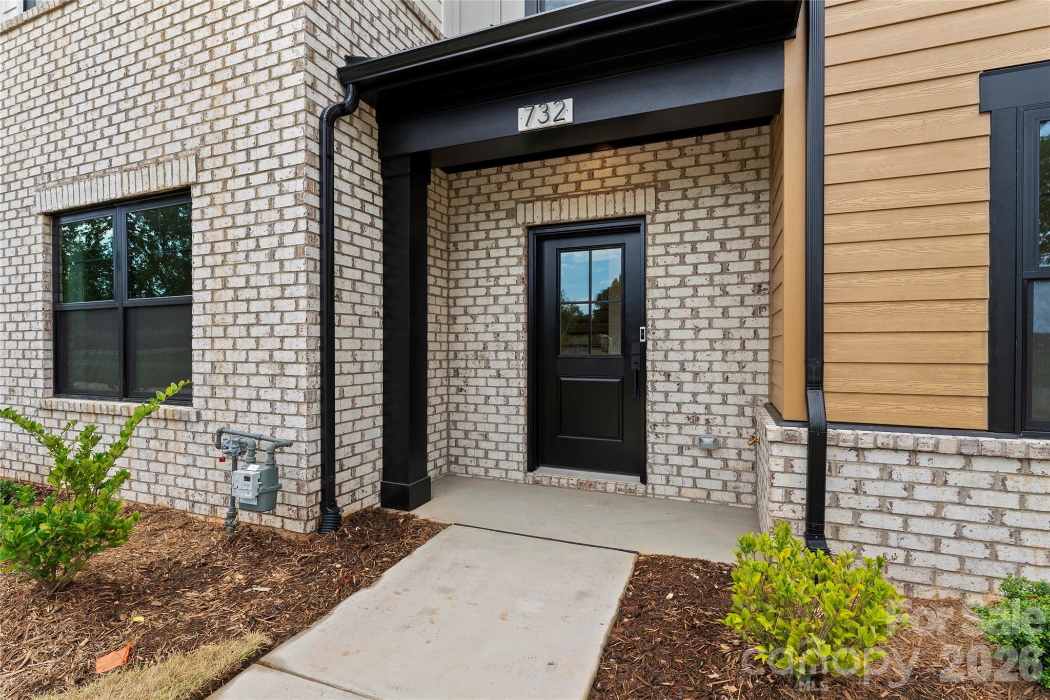 732 Falling Oak Alley