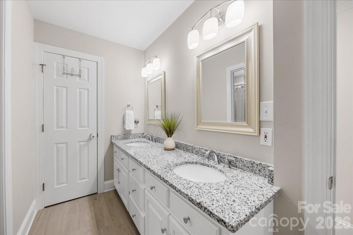 10410 Newberry Park Lane