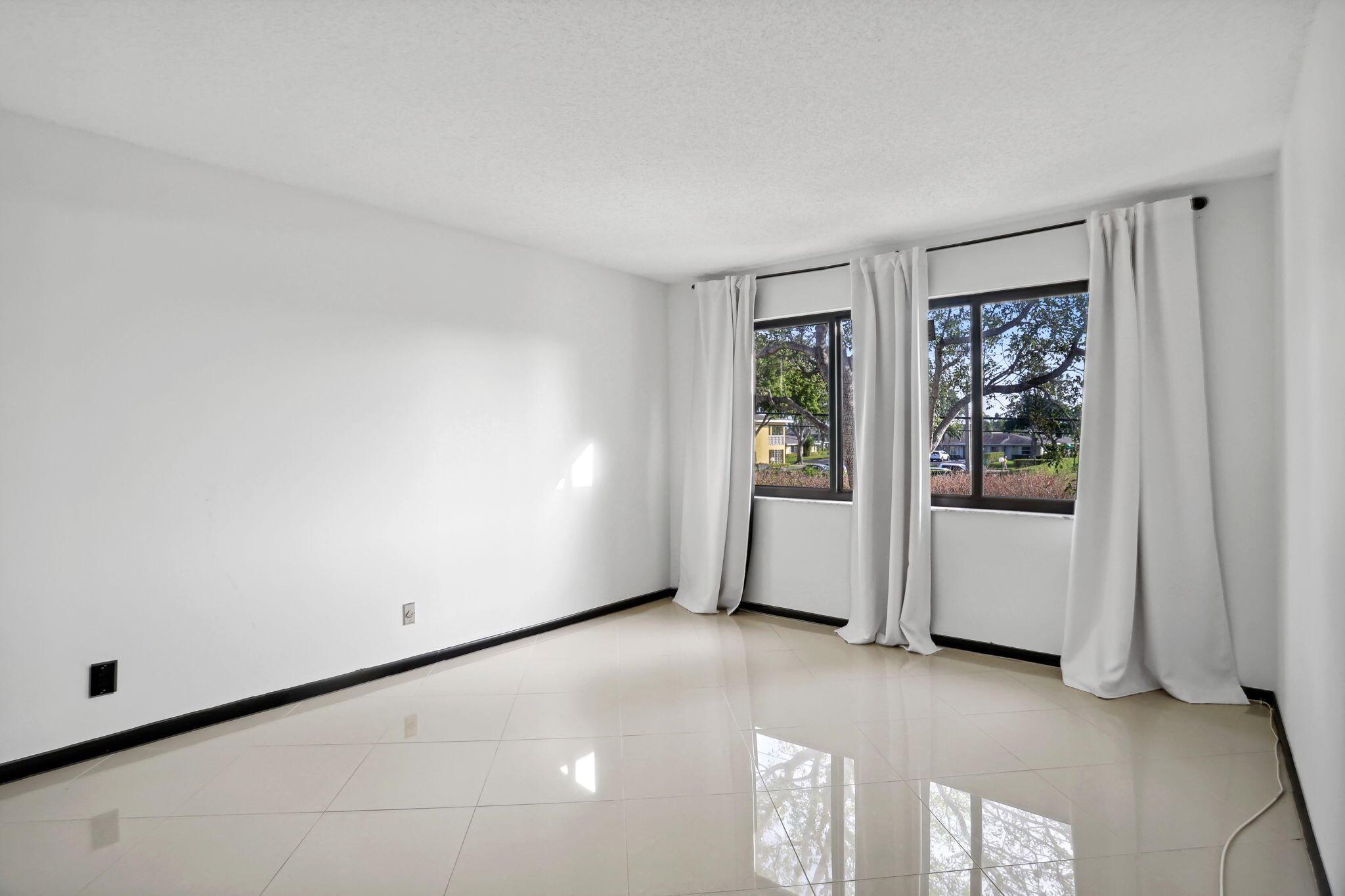 1150 Homewood Boulevard E202