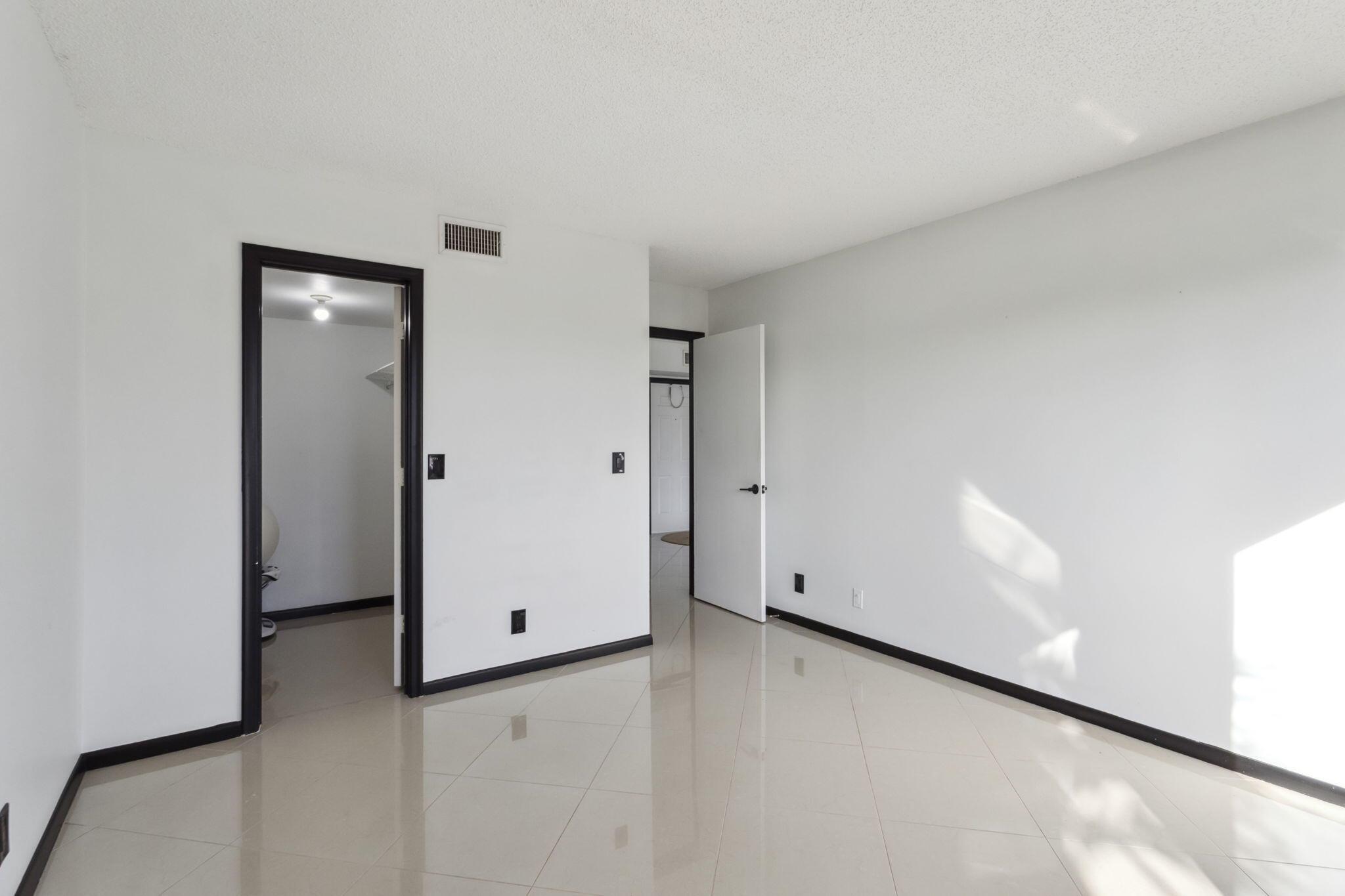 1150 Homewood Boulevard E202