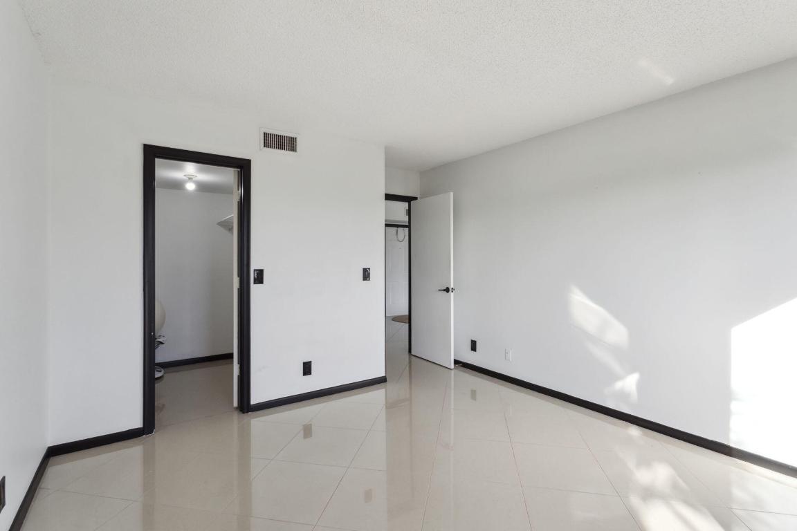 1150 Homewood Boulevard E202