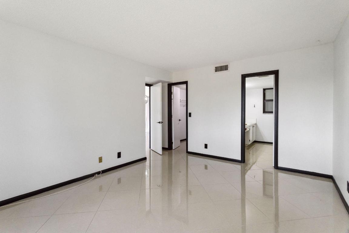 1150 Homewood Boulevard E202