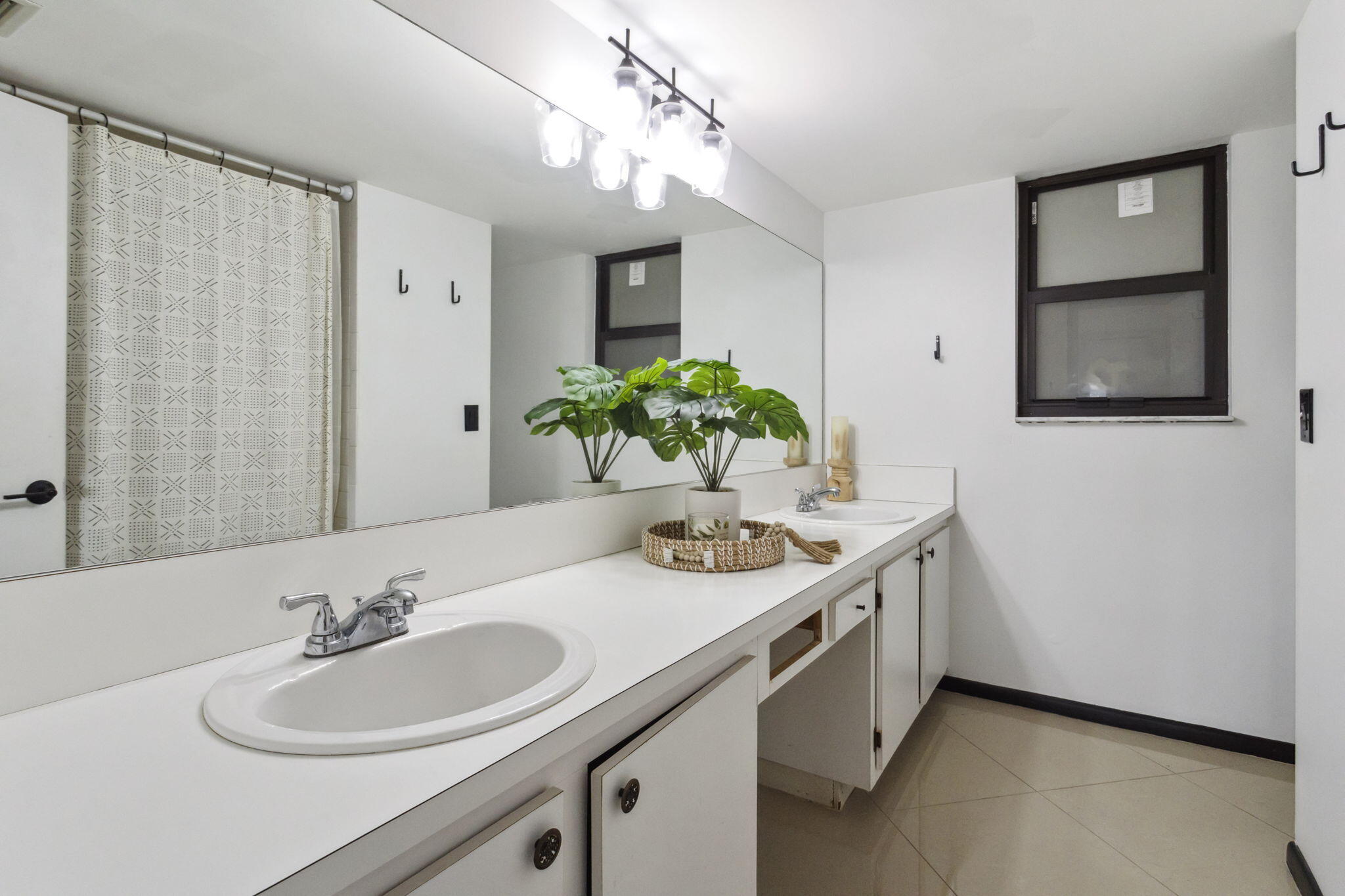 1150 Homewood Boulevard E202