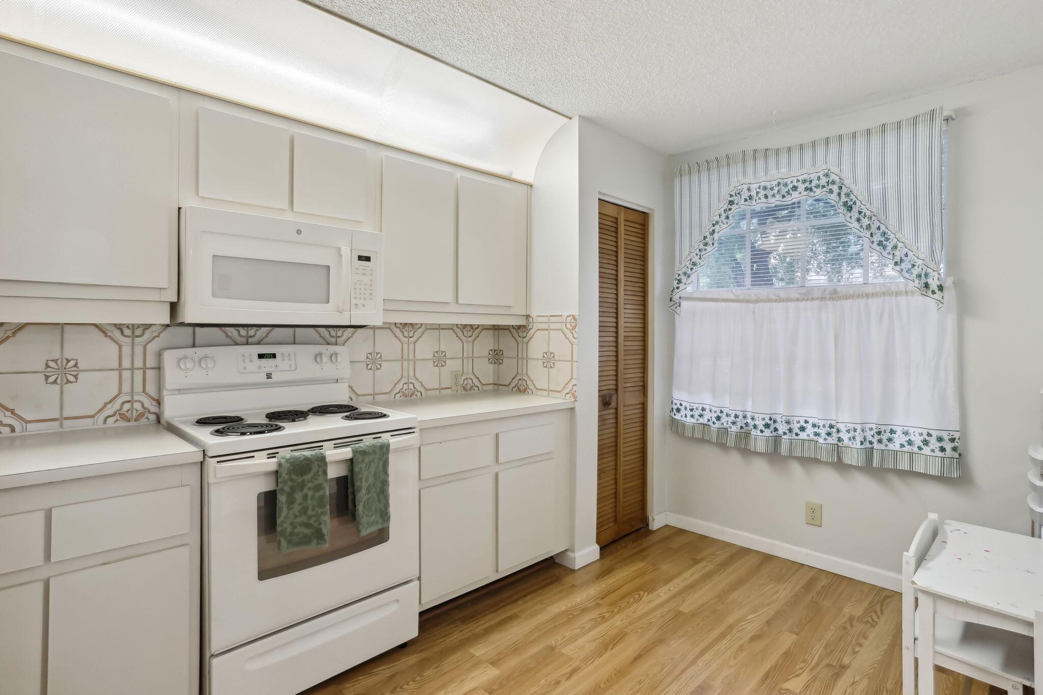 4161 NW 9th Avenue 4