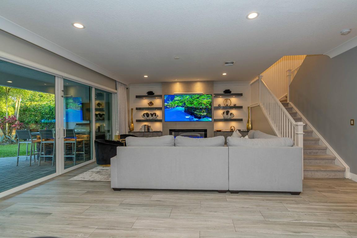 15280 Waterleaf Lane