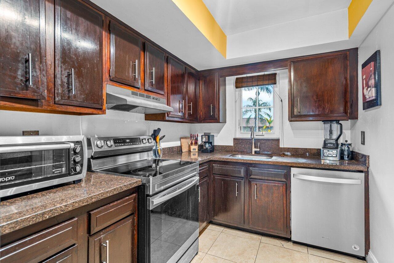 2580 SW 14th Court 27