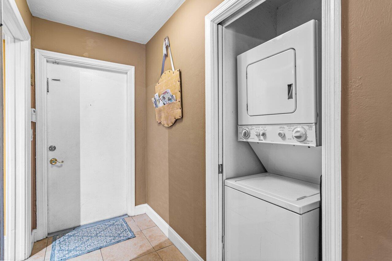 2580 SW 14th Court 27