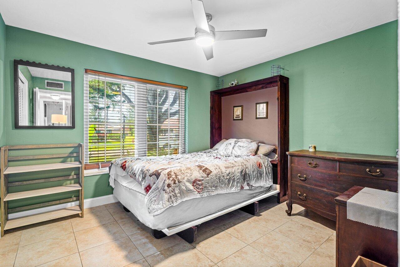 2580 SW 14th Court 27