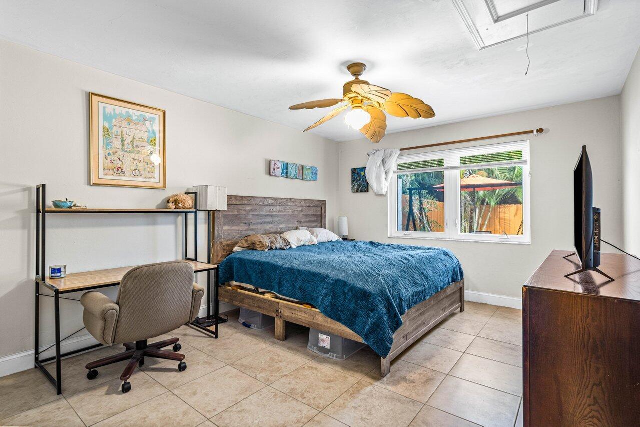 2580 SW 14th Court 27