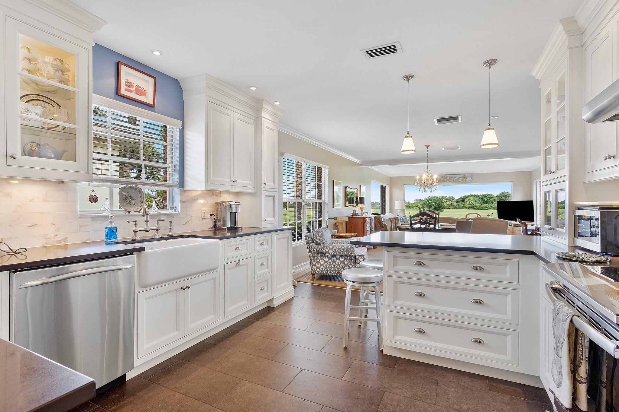 1102 N Golfview Road