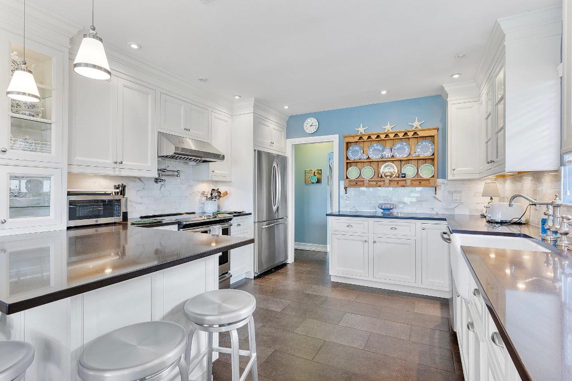 1102 N Golfview Road