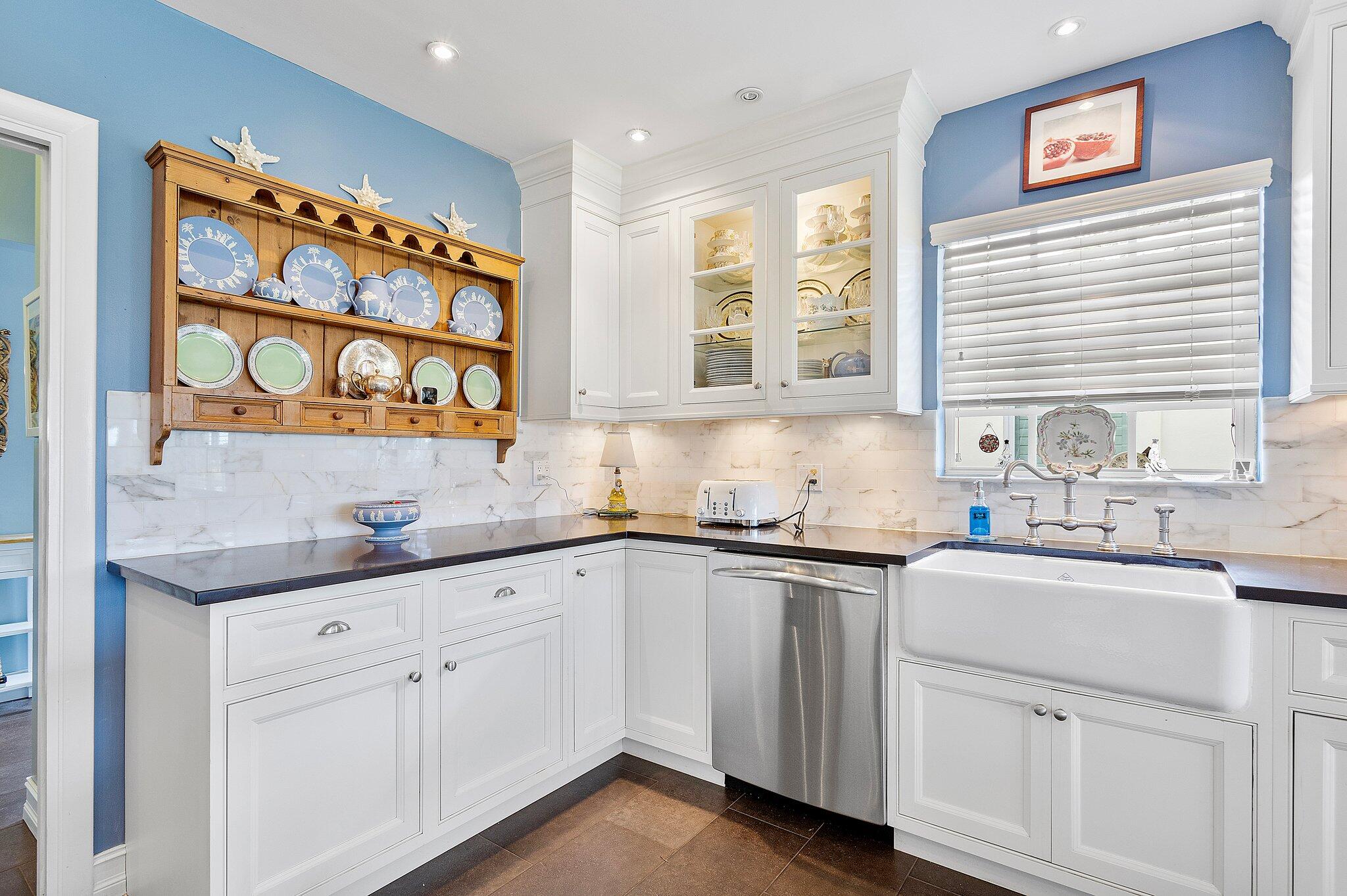 1102 N Golfview Road