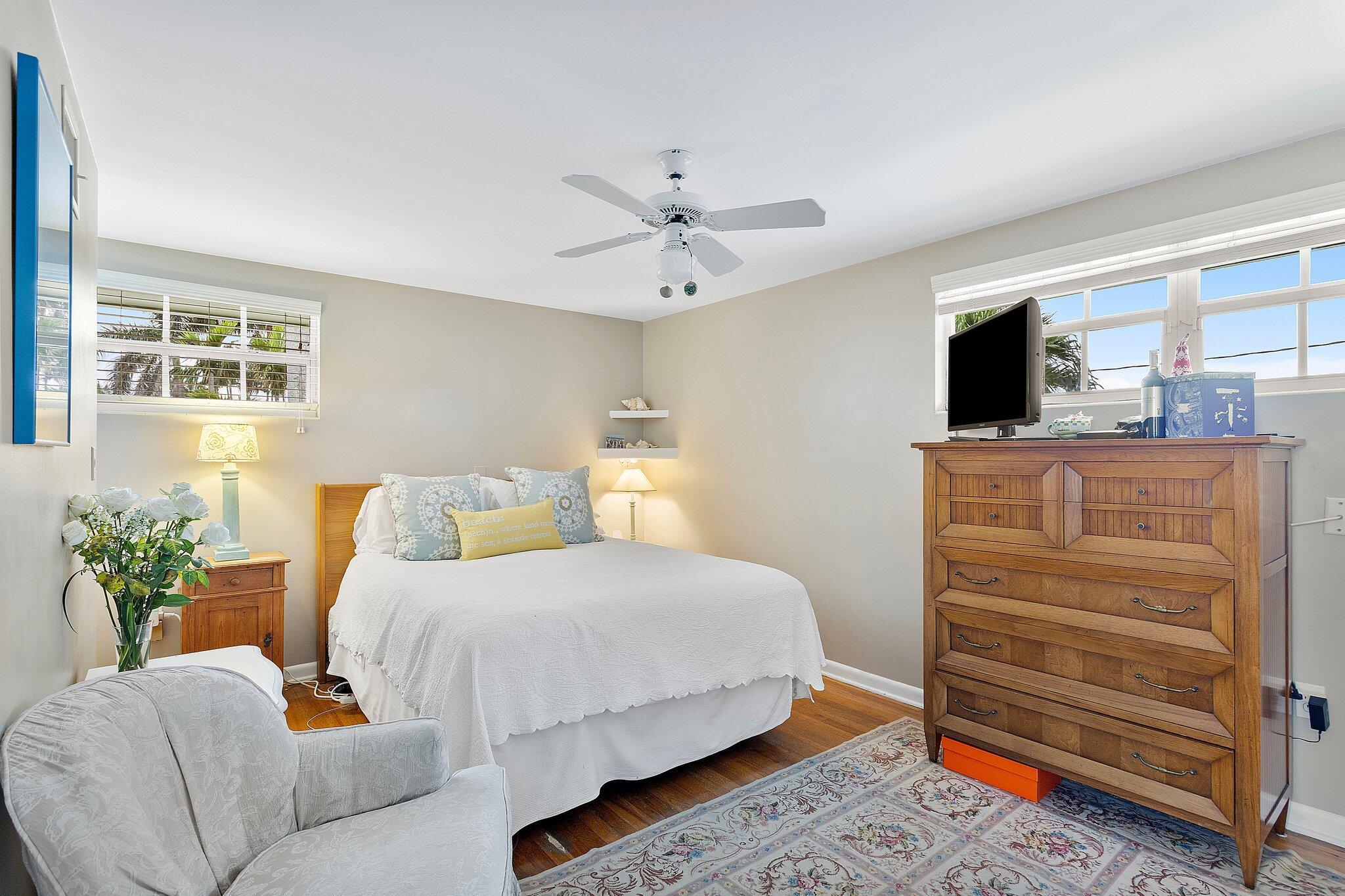 1102 N Golfview Road