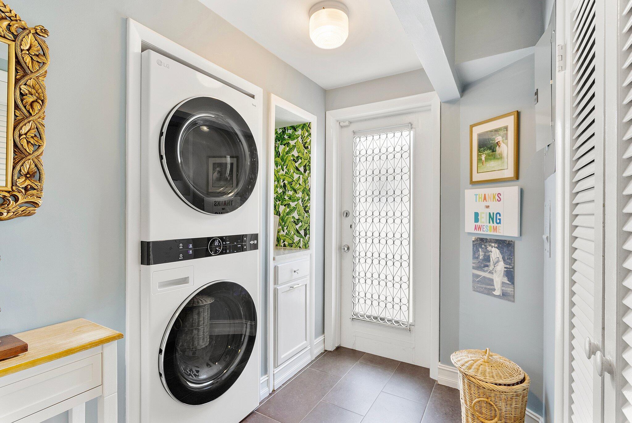 1102 N Golfview Road