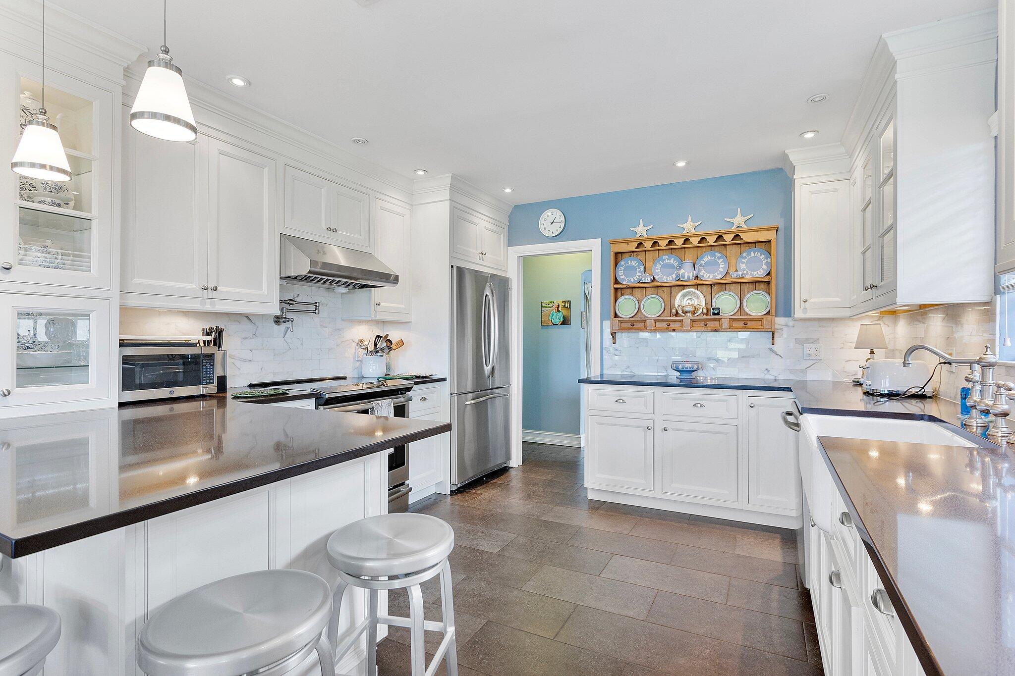 1102 N Golfview Road