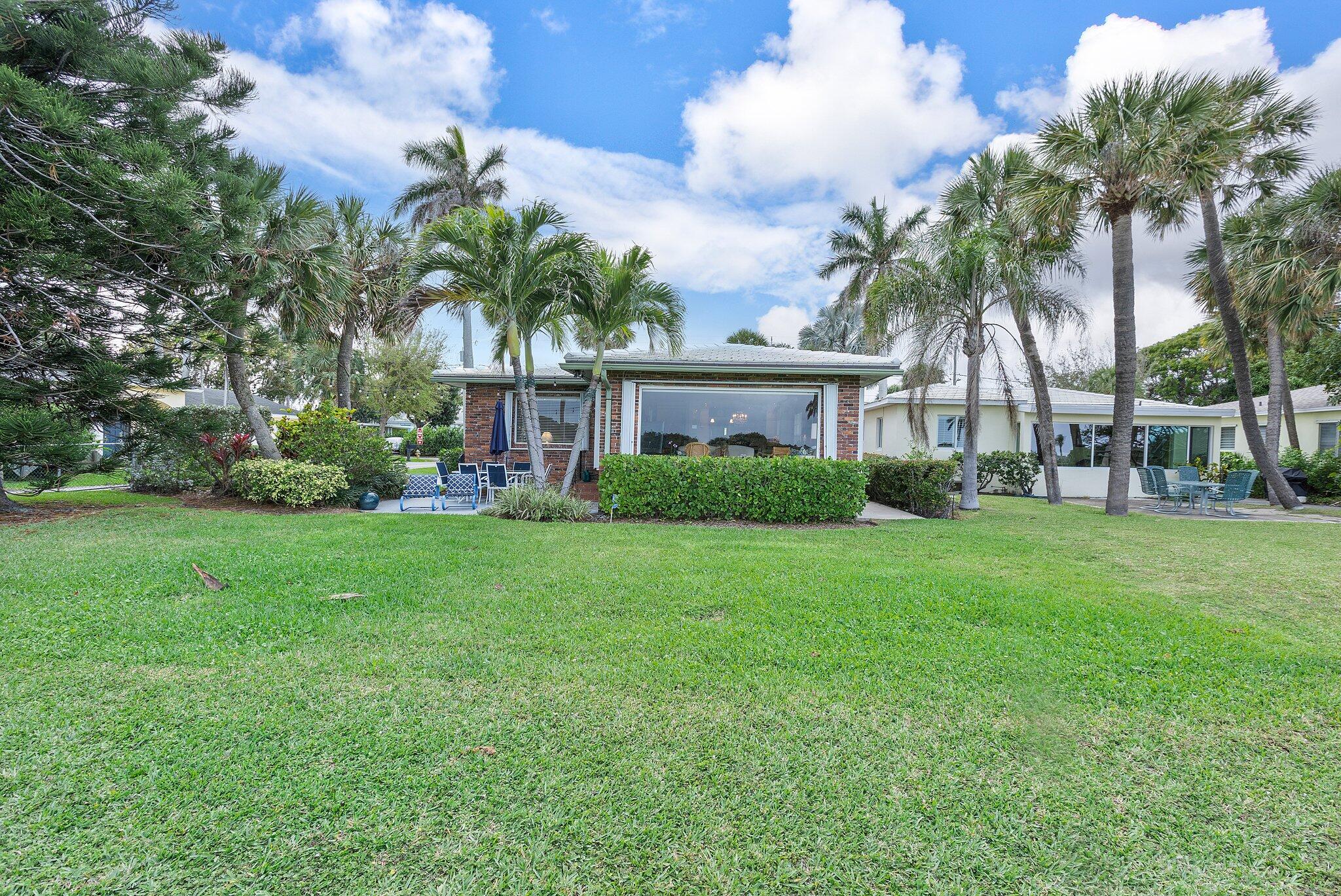 1102 N Golfview Road