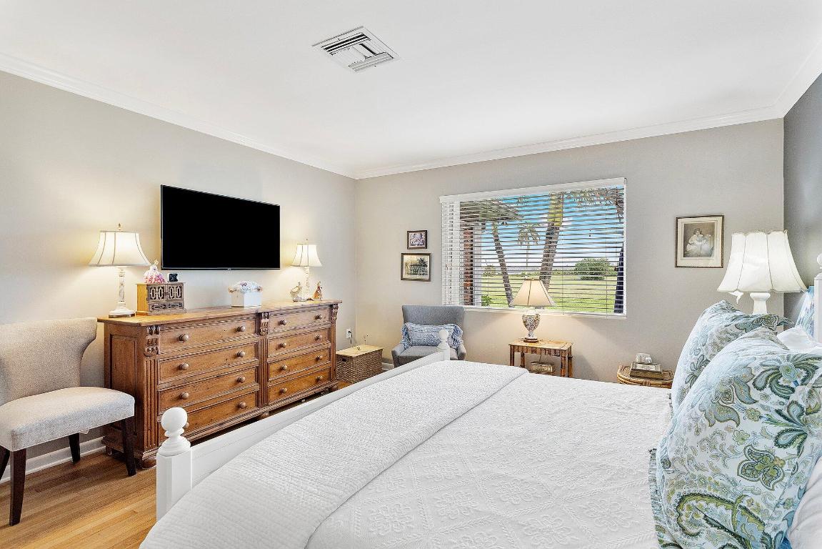 1102 N Golfview Road