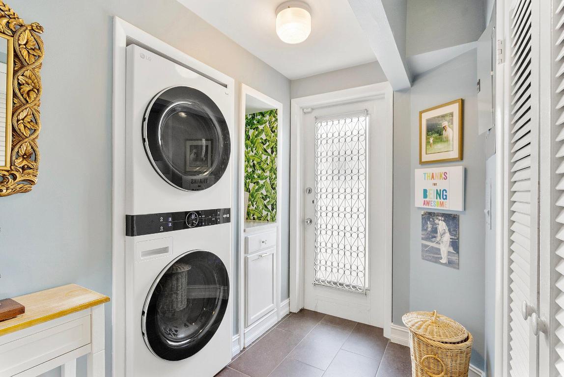 1102 N Golfview Road