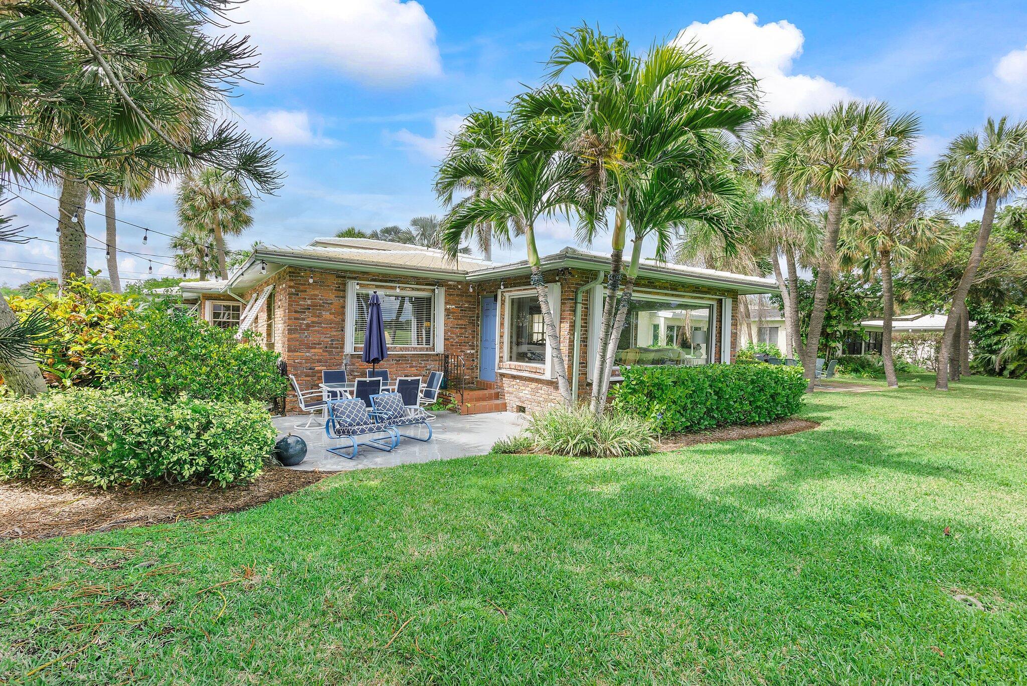 1102 N Golfview Road